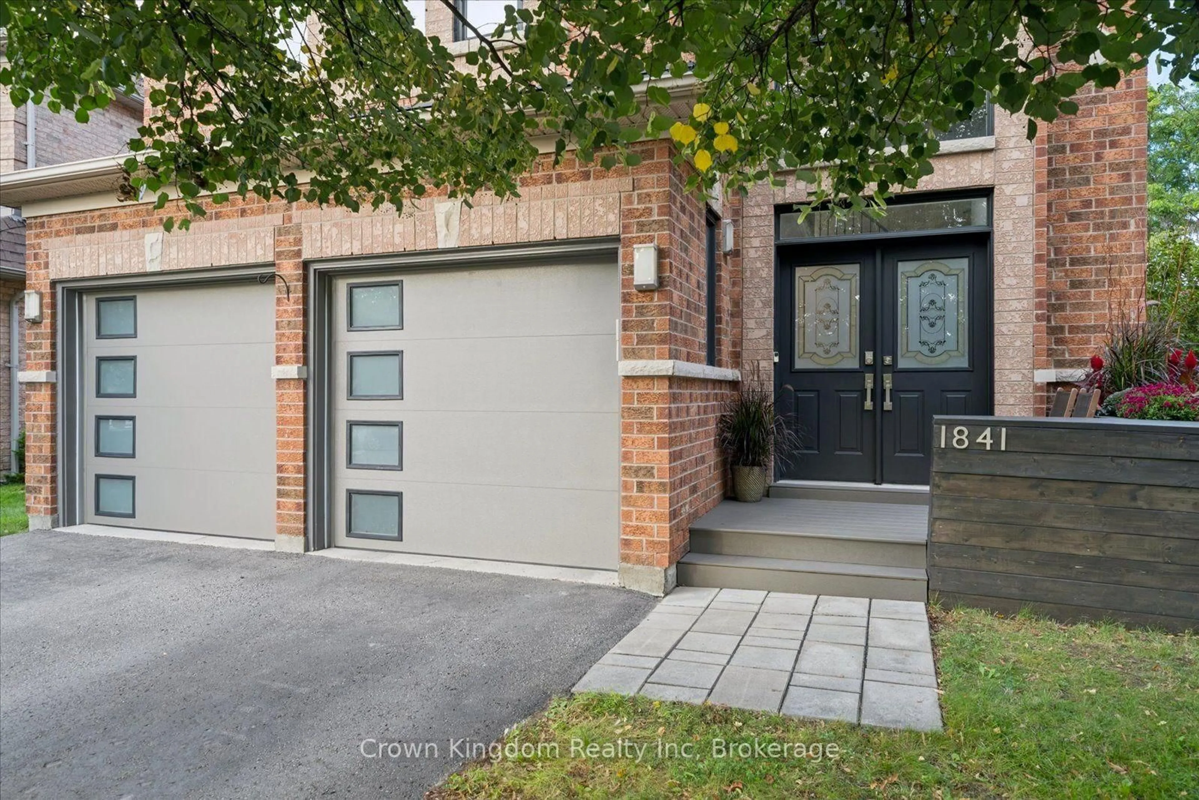 Home with brick exterior material, street for 1841 Holbrook Crt, Pickering Ontario L1V 7C2