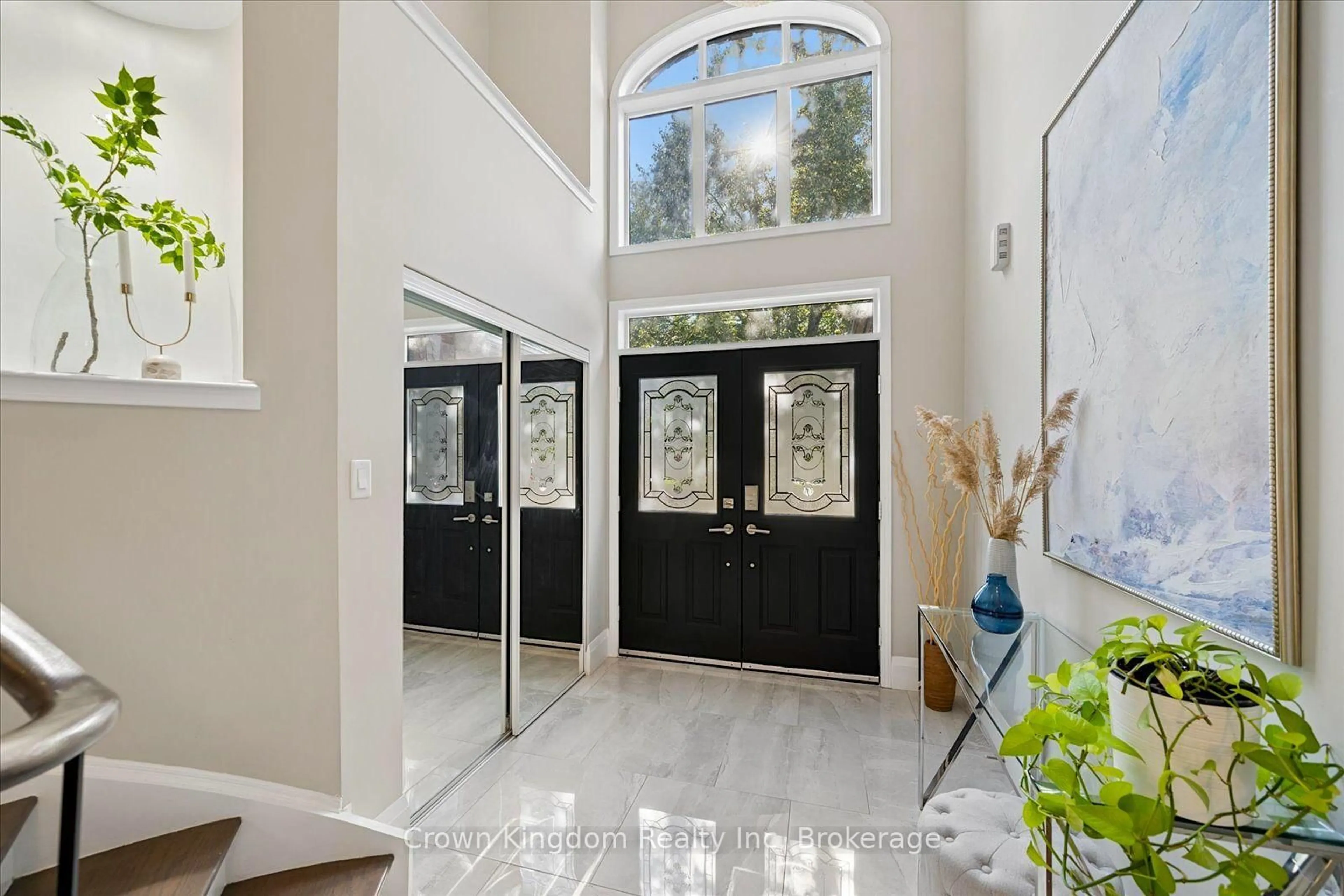 Indoor entryway for 1841 Holbrook Crt, Pickering Ontario L1V 7C2