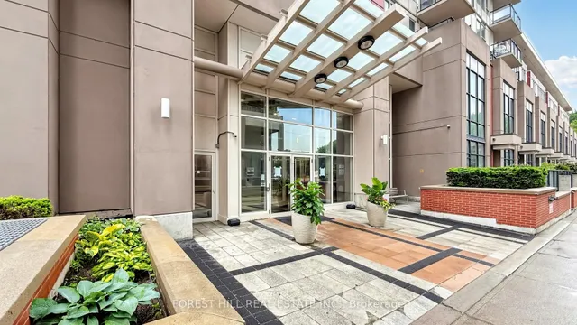 25 Town Centre Crt #325, Toronto 2