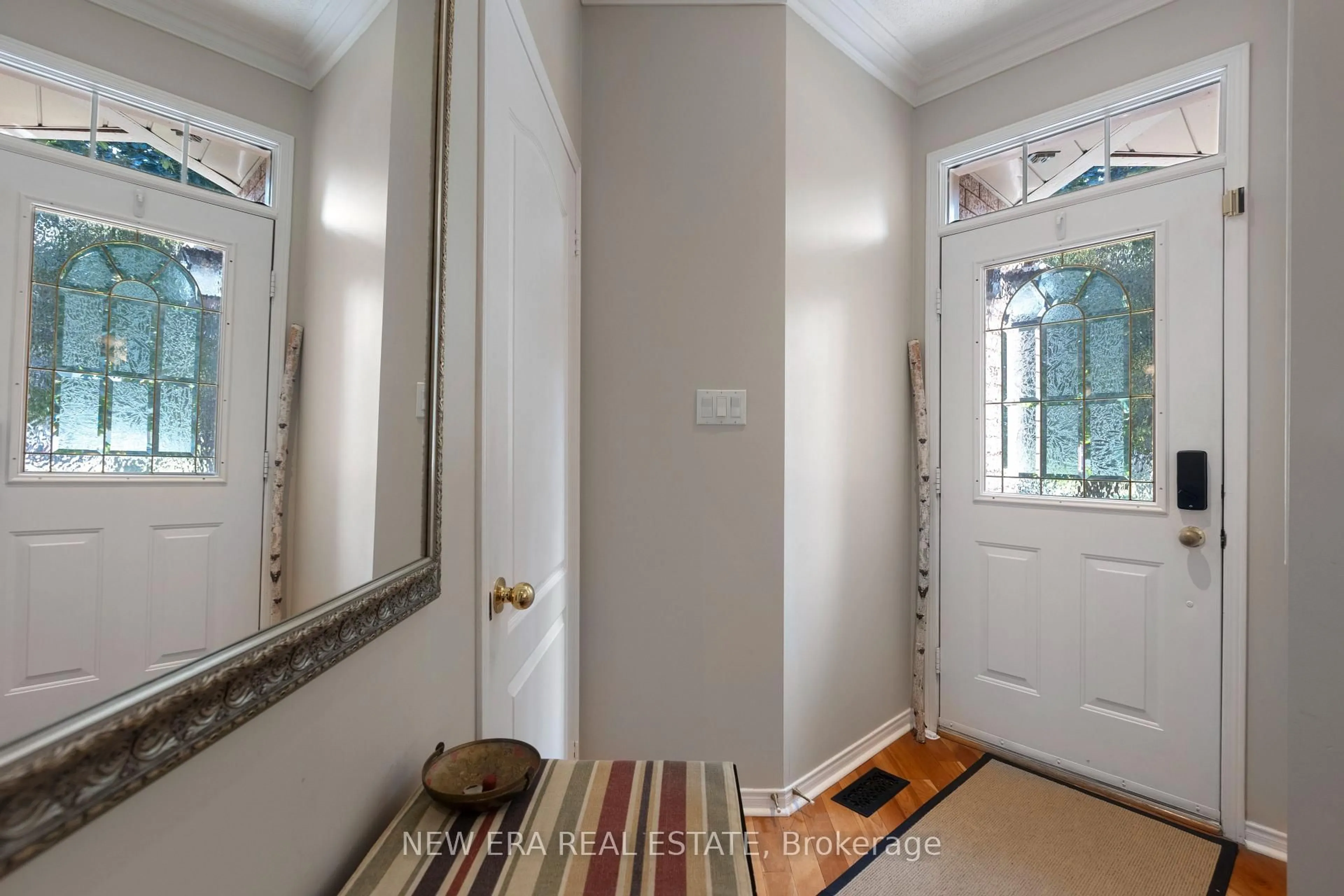 Indoor entryway for 1798 Autumn Cres, Pickering Ontario L1V 6W7