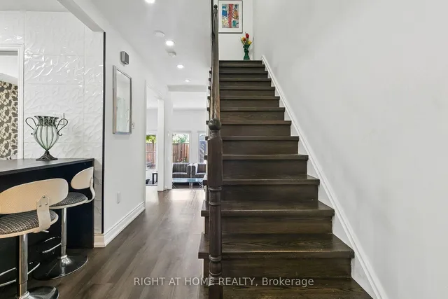 12 l'amoreaux Dr, Toronto 3