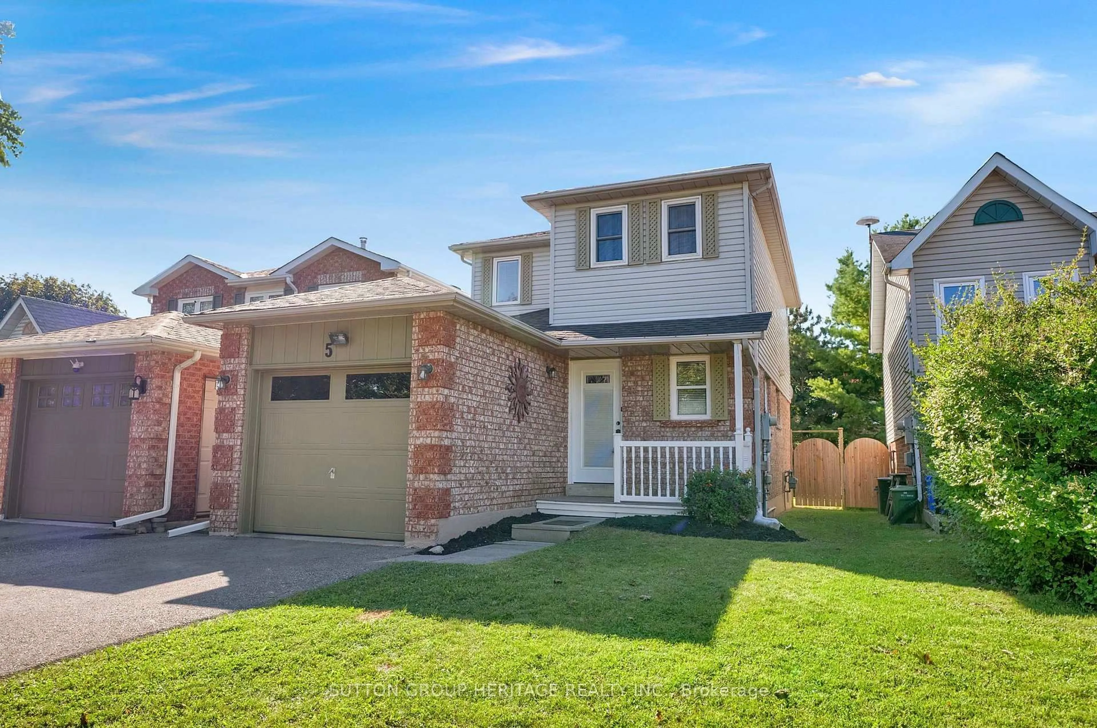 Home with brick exterior material, street for 5 Fenwick Ave, Clarington Ontario L1C 4R6