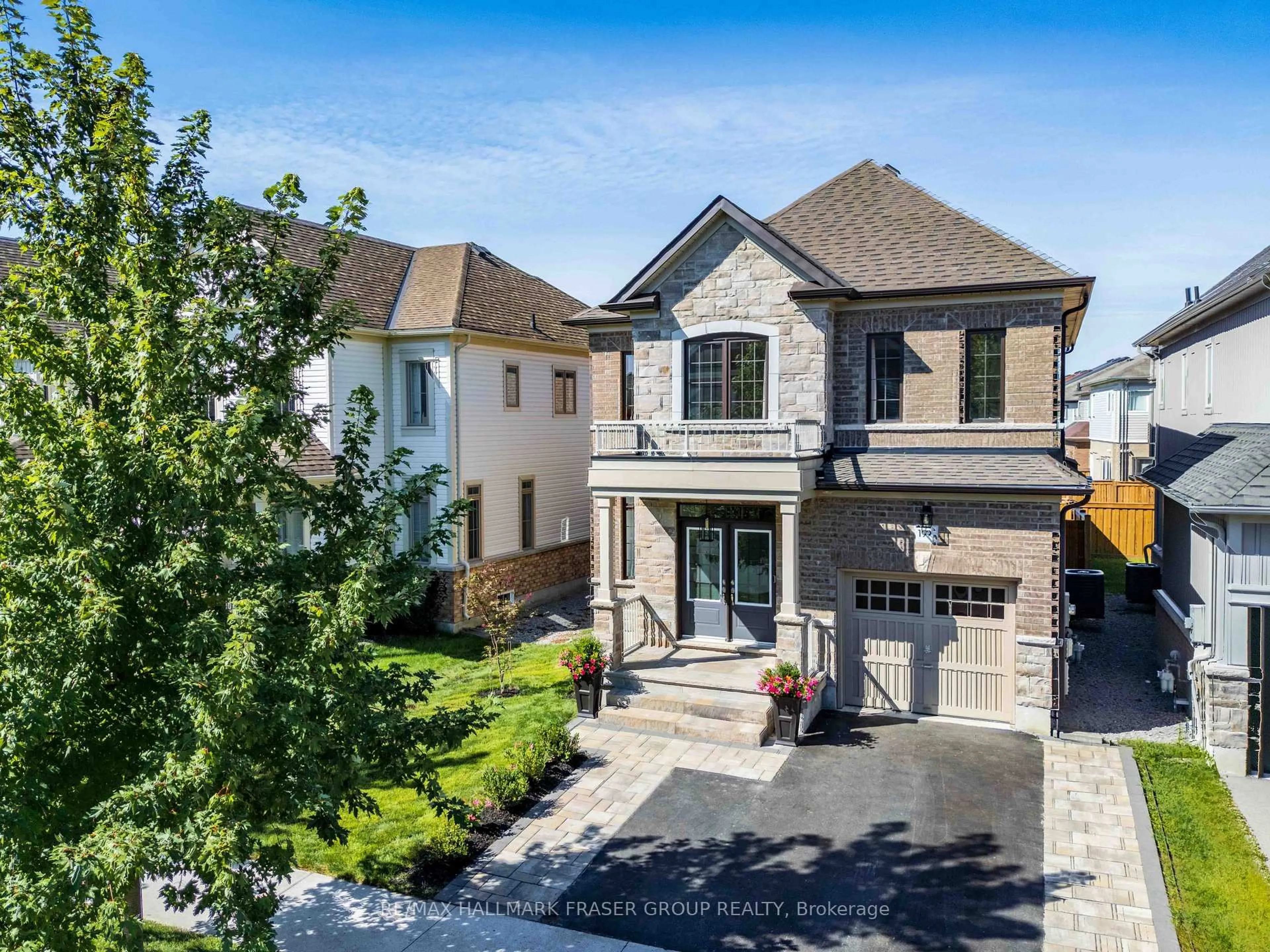 A pic from outside/outdoor area/front of a property/back of a property/a pic from drone, street for 19 Crombie St, Clarington Ontario L1C 4A1
