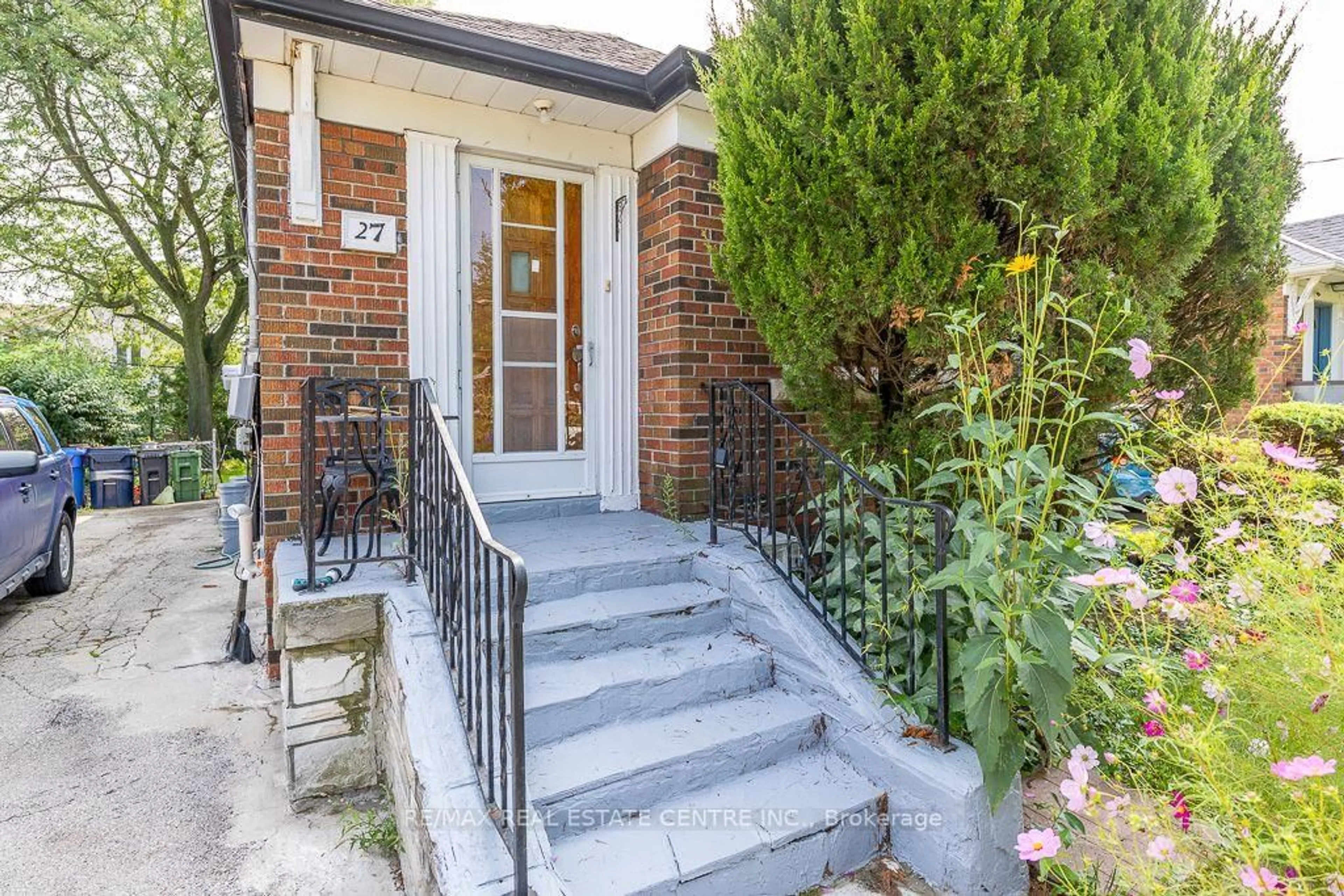 Home with brick exterior material, street for 27 Innismore Cres, Toronto Ontario M1R 1C8