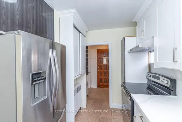 27 Innismore Cres, Toronto 2