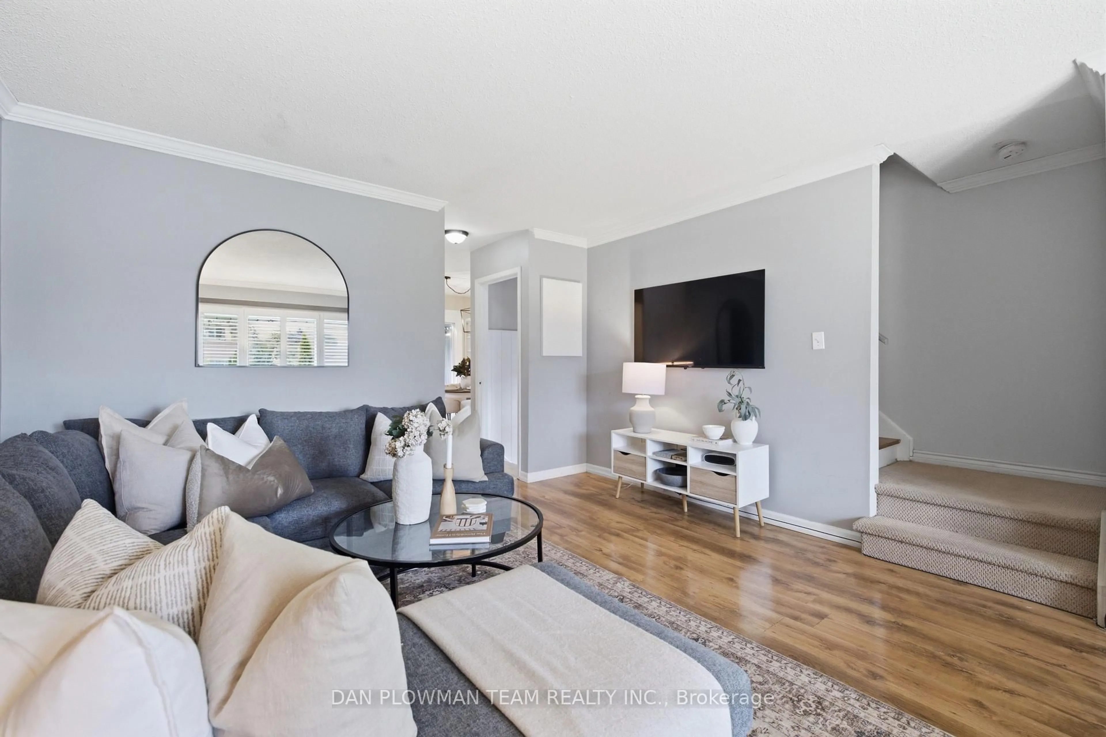 Living room with furniture, unknown for 302 Vancouver Cres, Oshawa Ontario L1J 5X9