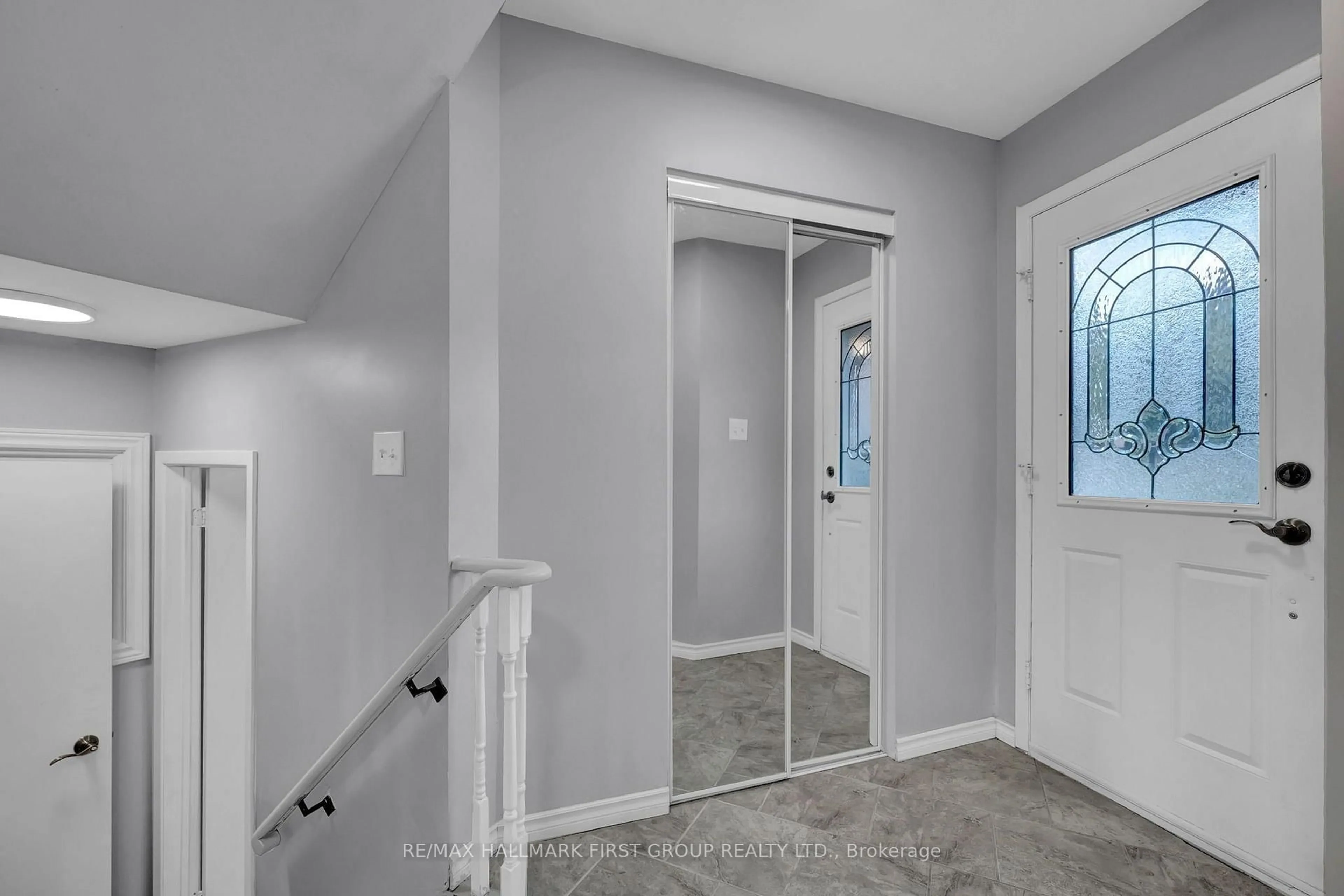 Indoor entryway for 15 Millington Cres, Ajax Ontario L1T 1R1