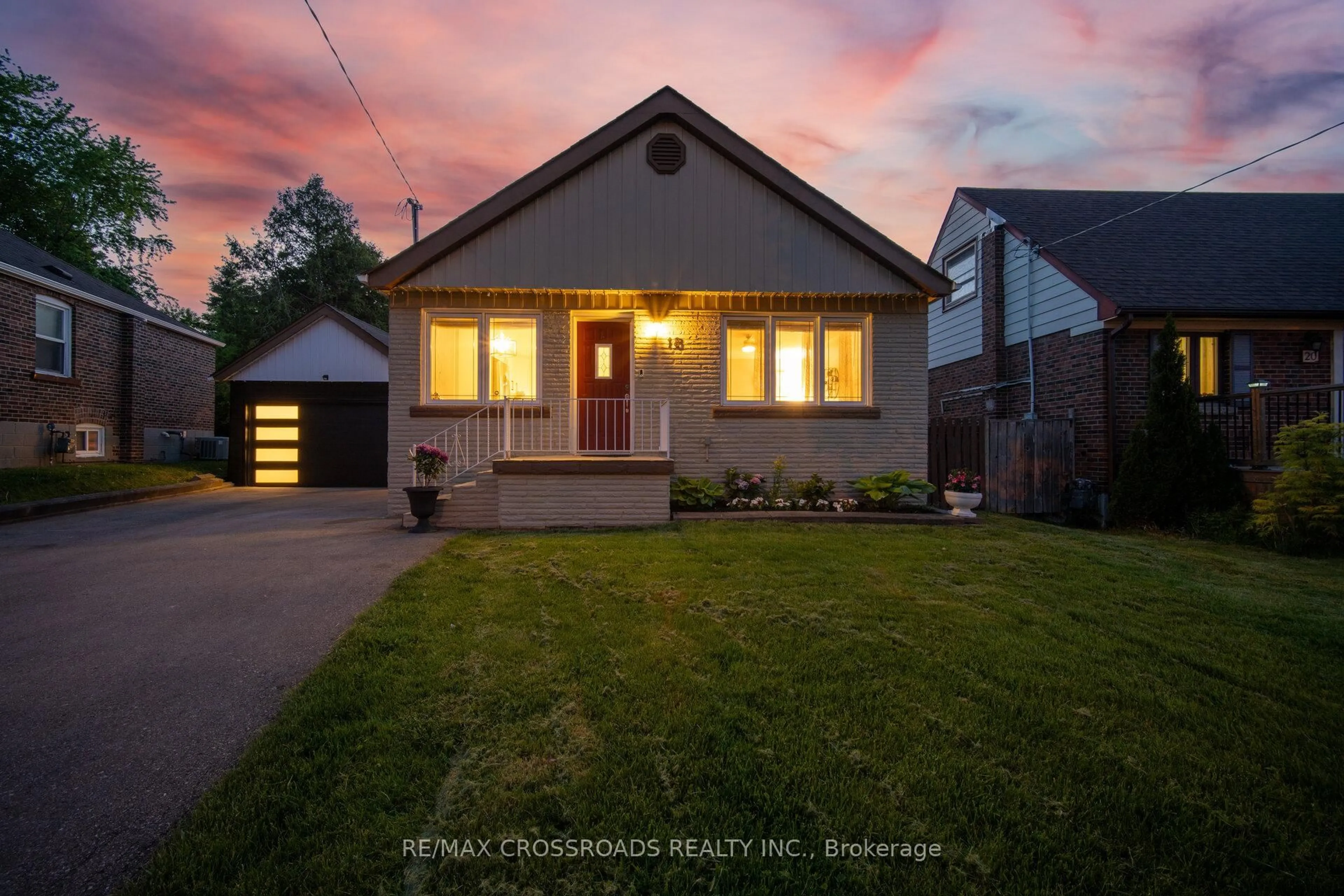 Unknown for 18 Adanac Dr, Toronto Ontario M1M 2E4