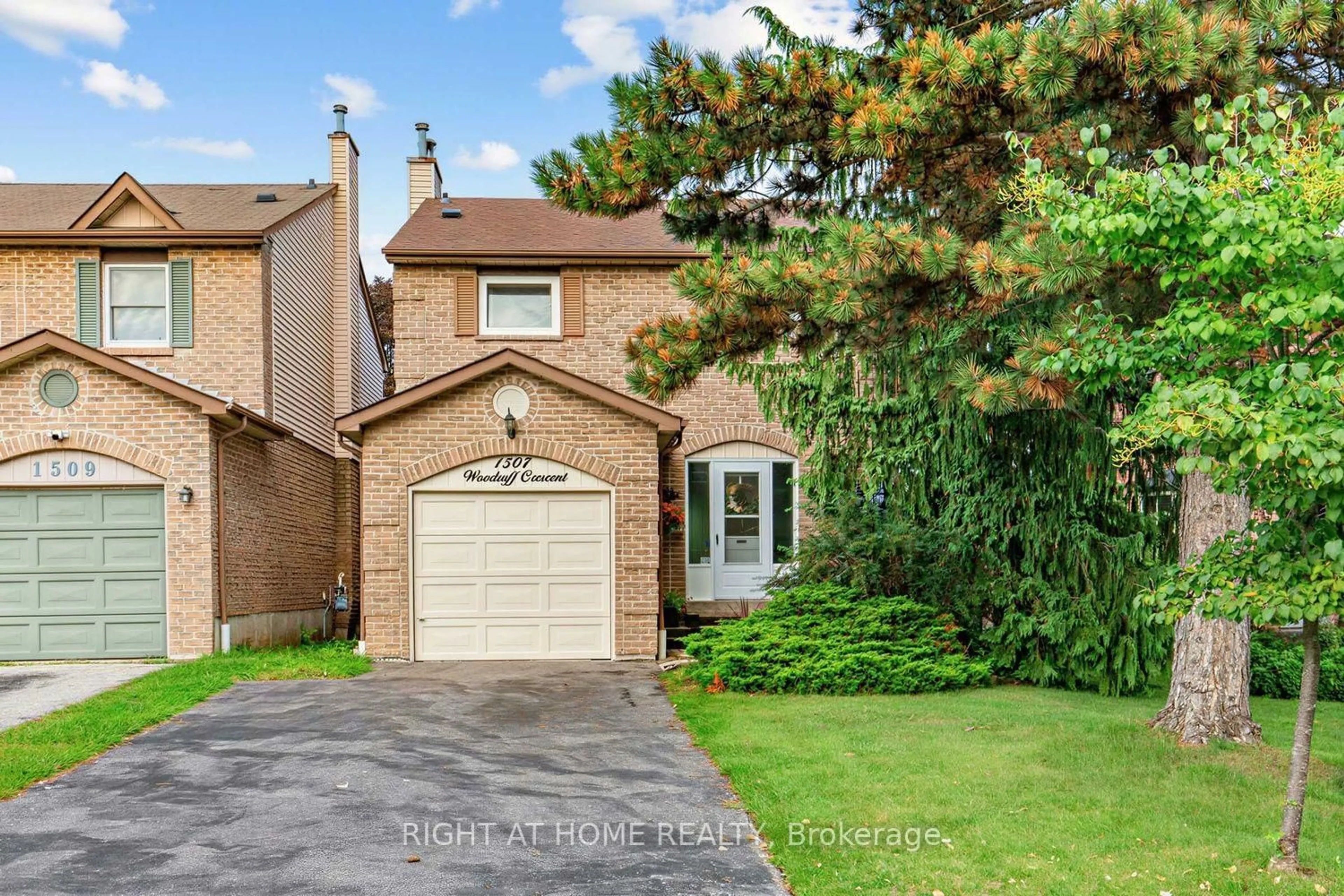 Home with brick exterior material, street for 1507 Woodruff Cres, Pickering Ontario L1V 3S5