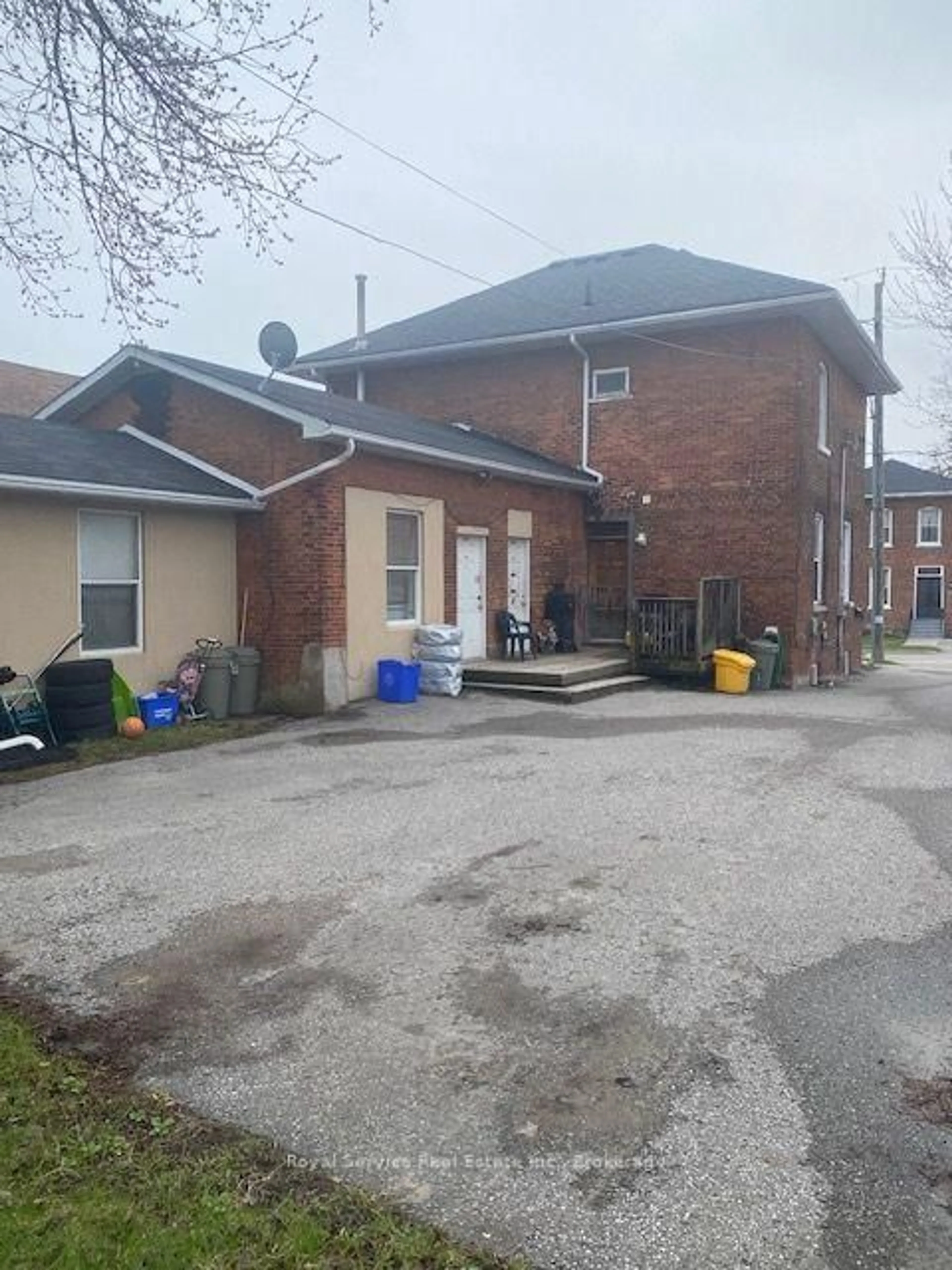 A pic from outside/outdoor area/front of a property/back of a property/a pic from drone, street for 102-C Queen St, Clarington Ontario L1C 1M6