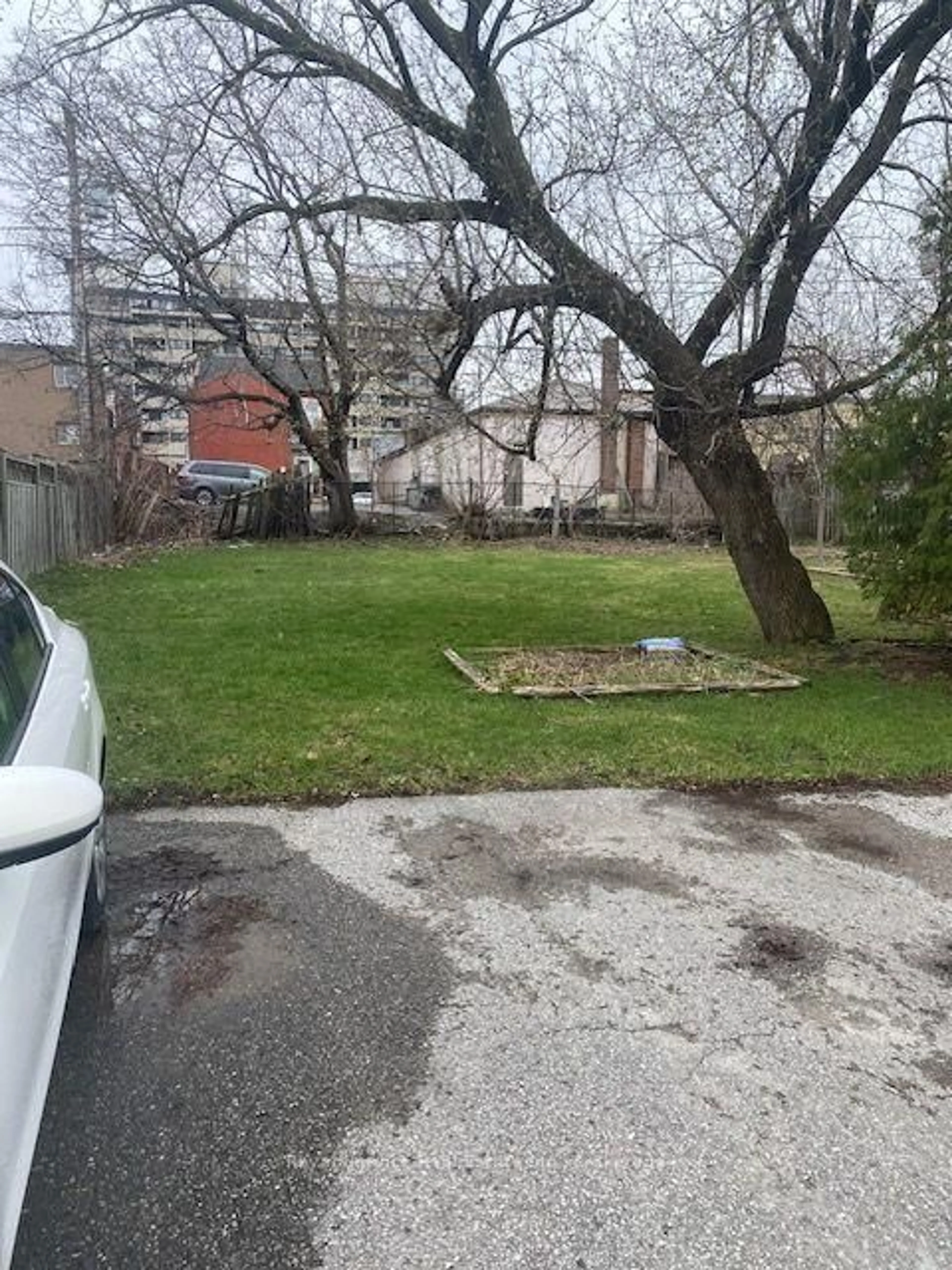 Unknown for 102-C Queen St, Clarington Ontario L1C 1M6