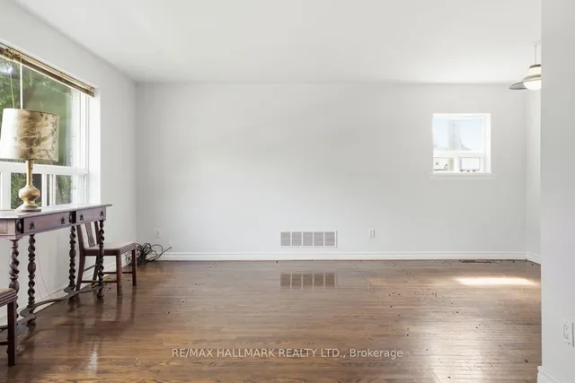 4 Bergen Rd, Toronto 3