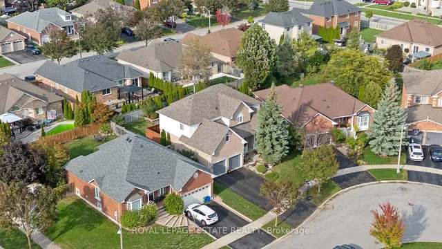 15 McGregor Dr, Ajax 3