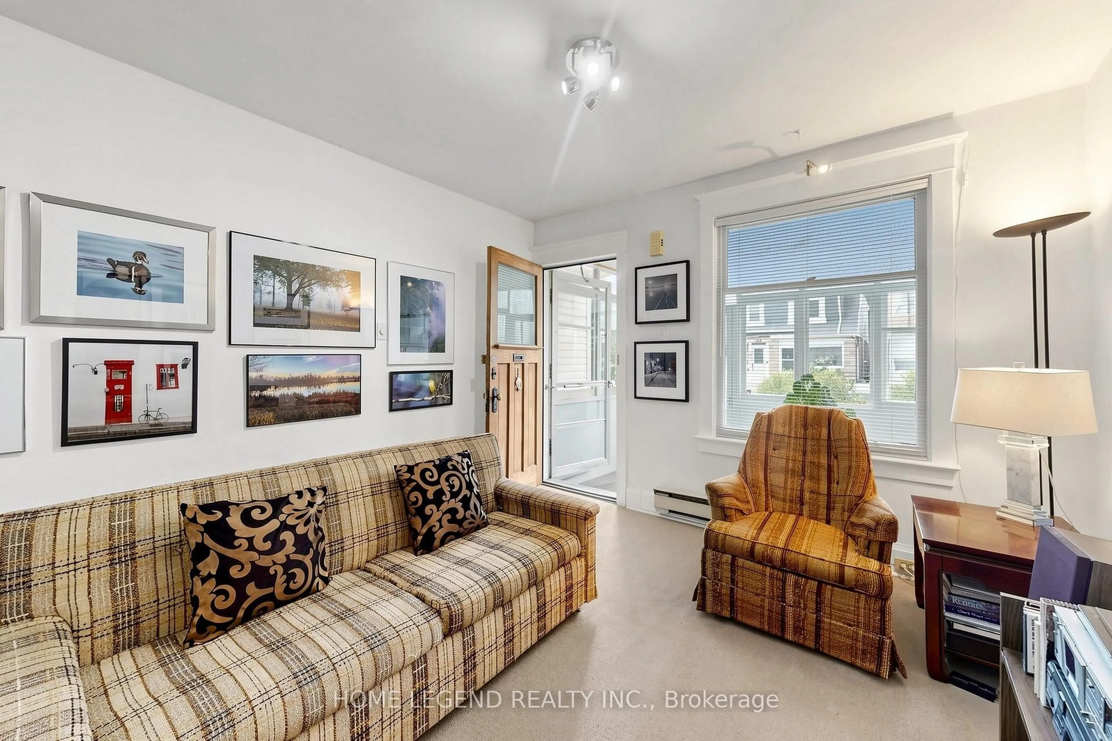 Living room with furniture, unknown for 605 Rhodes Ave, Toronto Ontario M4J 4X5
