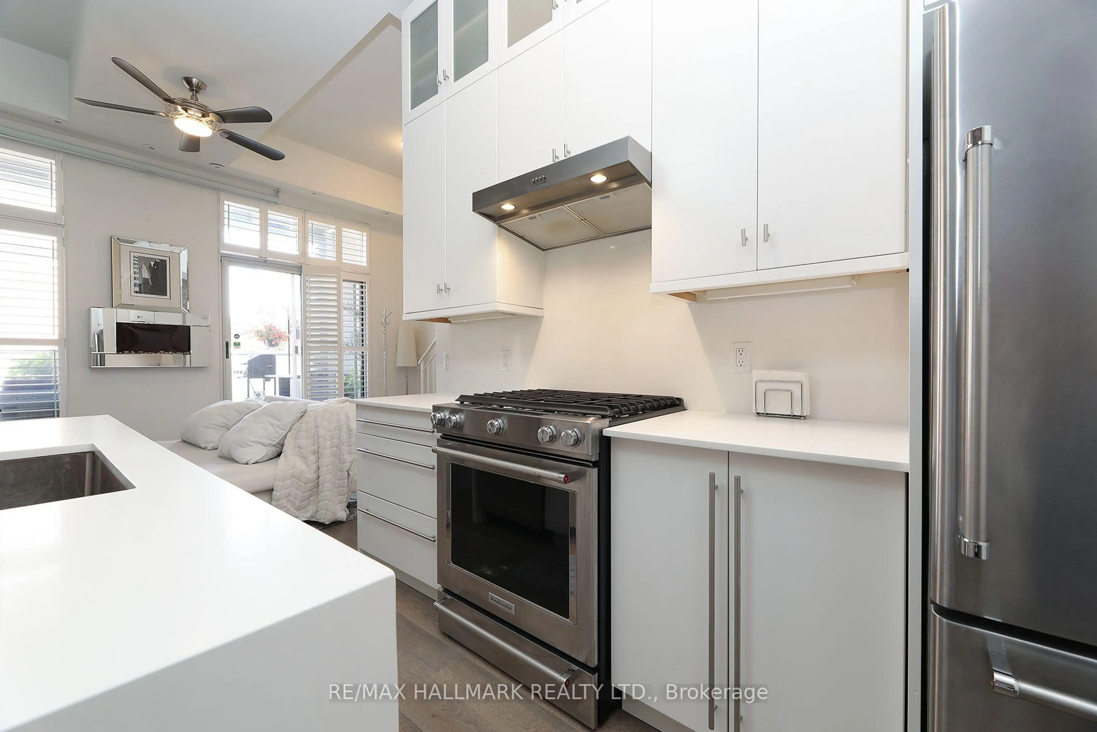 Unknown for 1842 Queen St #204, Toronto Ontario M4L 1H1