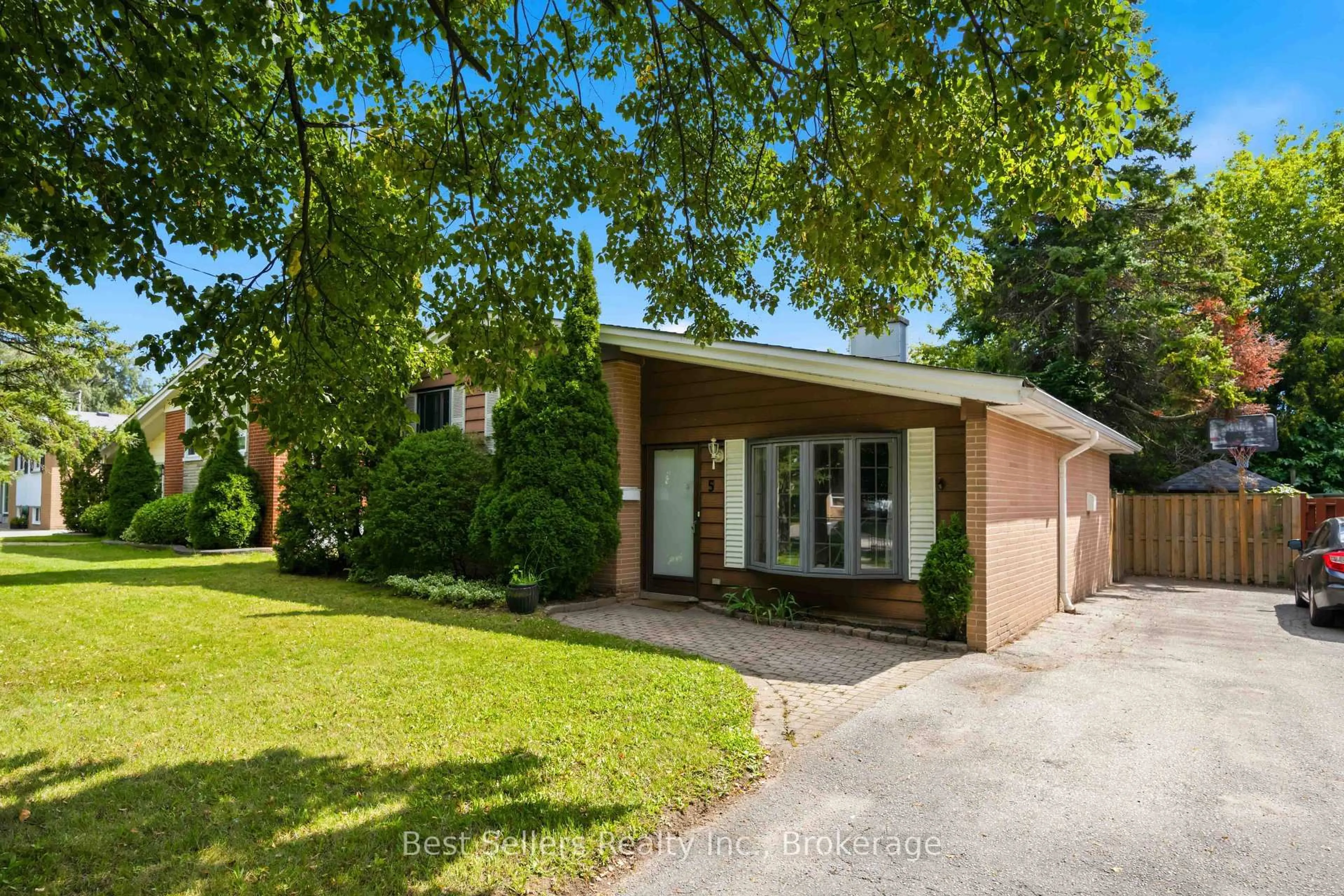 Home with brick exterior material, street for 5 Benfrisco Cres, Toronto Ontario M1H 1N2