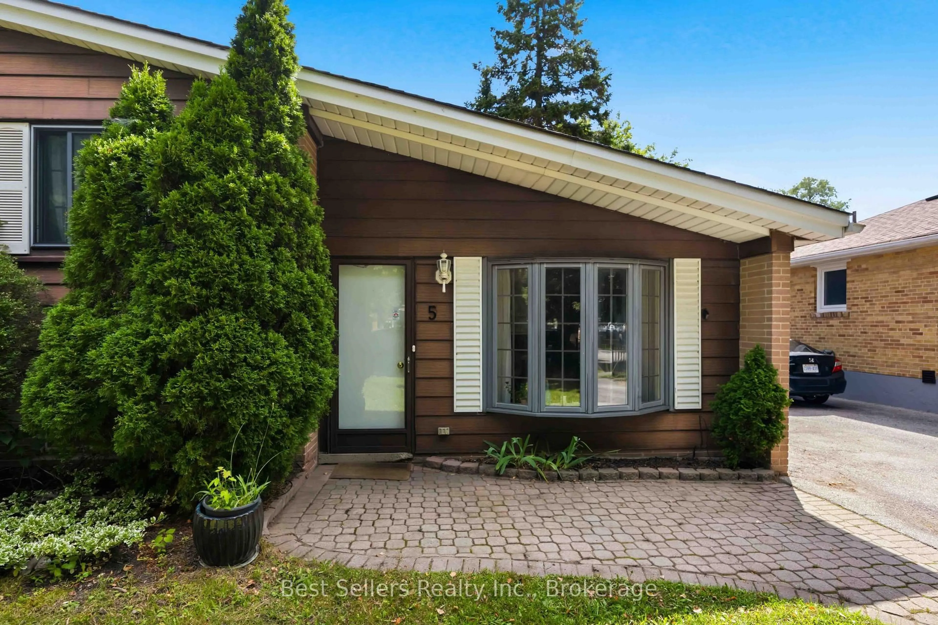 Home with brick exterior material, street for 5 Benfrisco Cres, Toronto Ontario M1H 1N2
