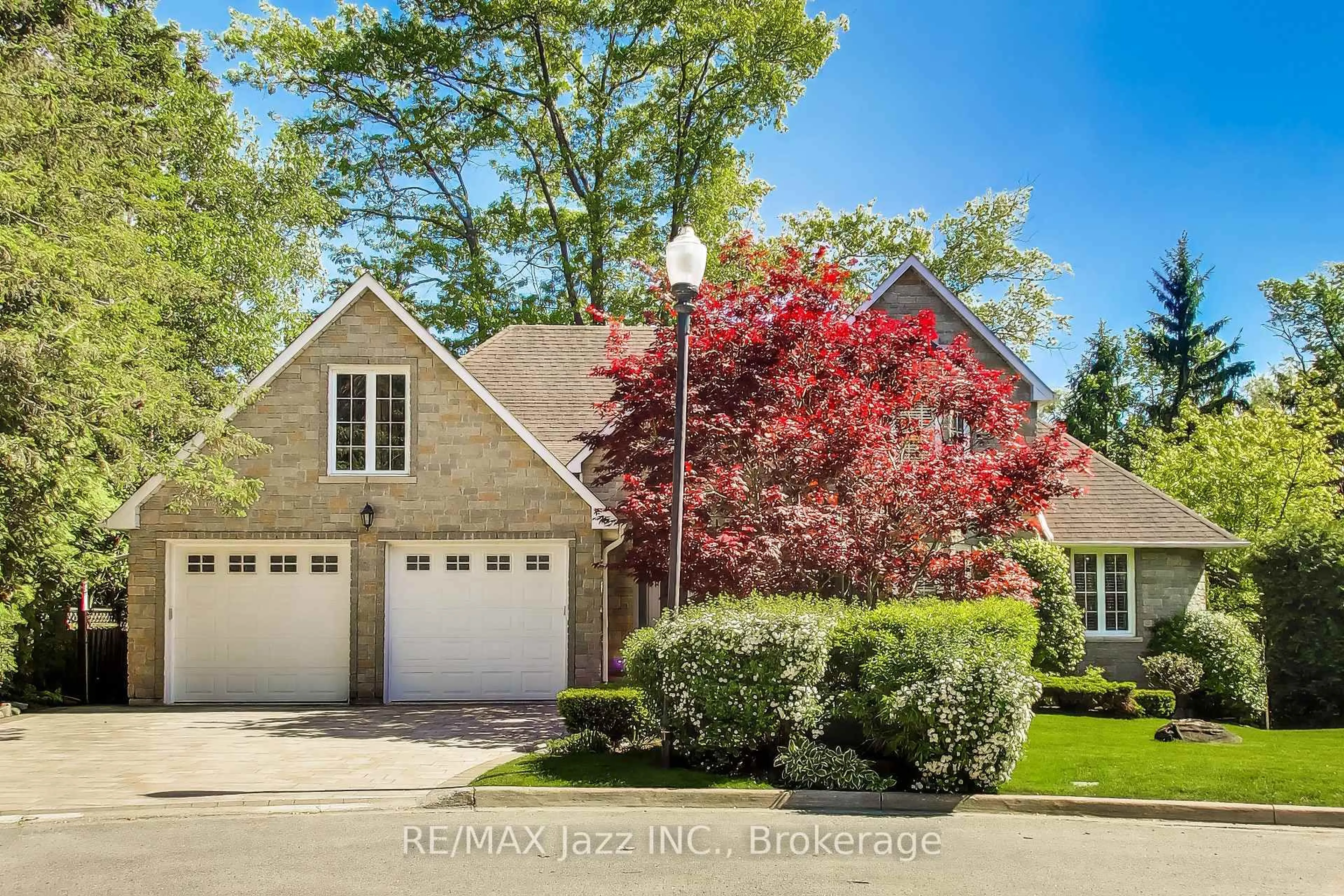 Home with brick exterior material, street for 45 Windsor Valley Pl, Clarington Ontario L1E 1J4