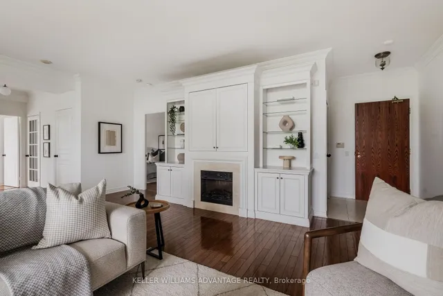 9 Boardwalk Dr #321, Toronto 2