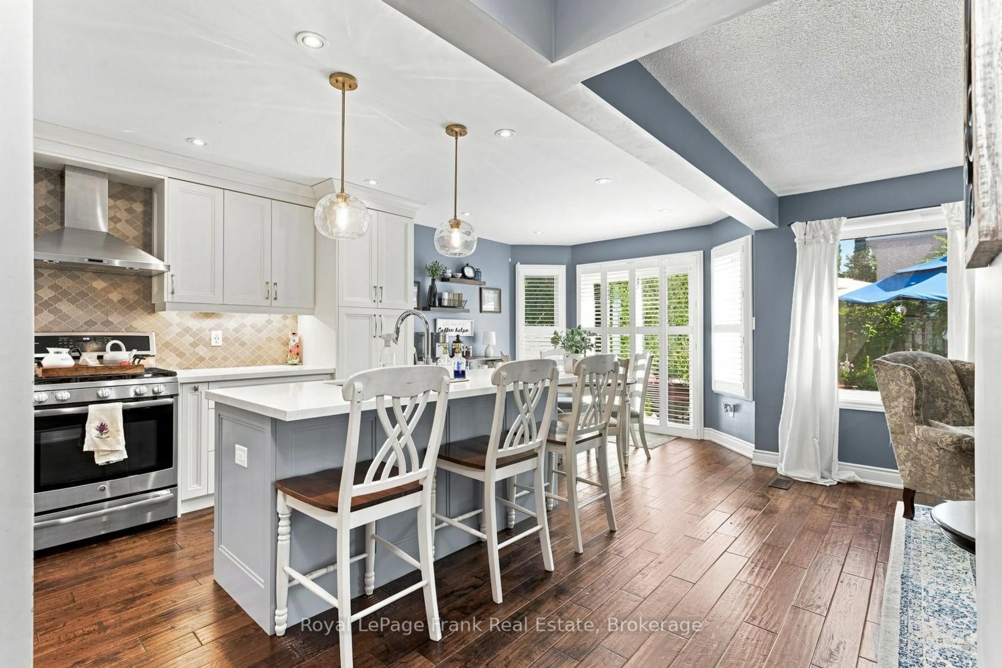 Open concept kitchen, unknown for 39 Mcivor St, Whitby Ontario L1R 2L7