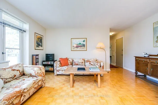 75 Scarborough Rd #201, Toronto 3