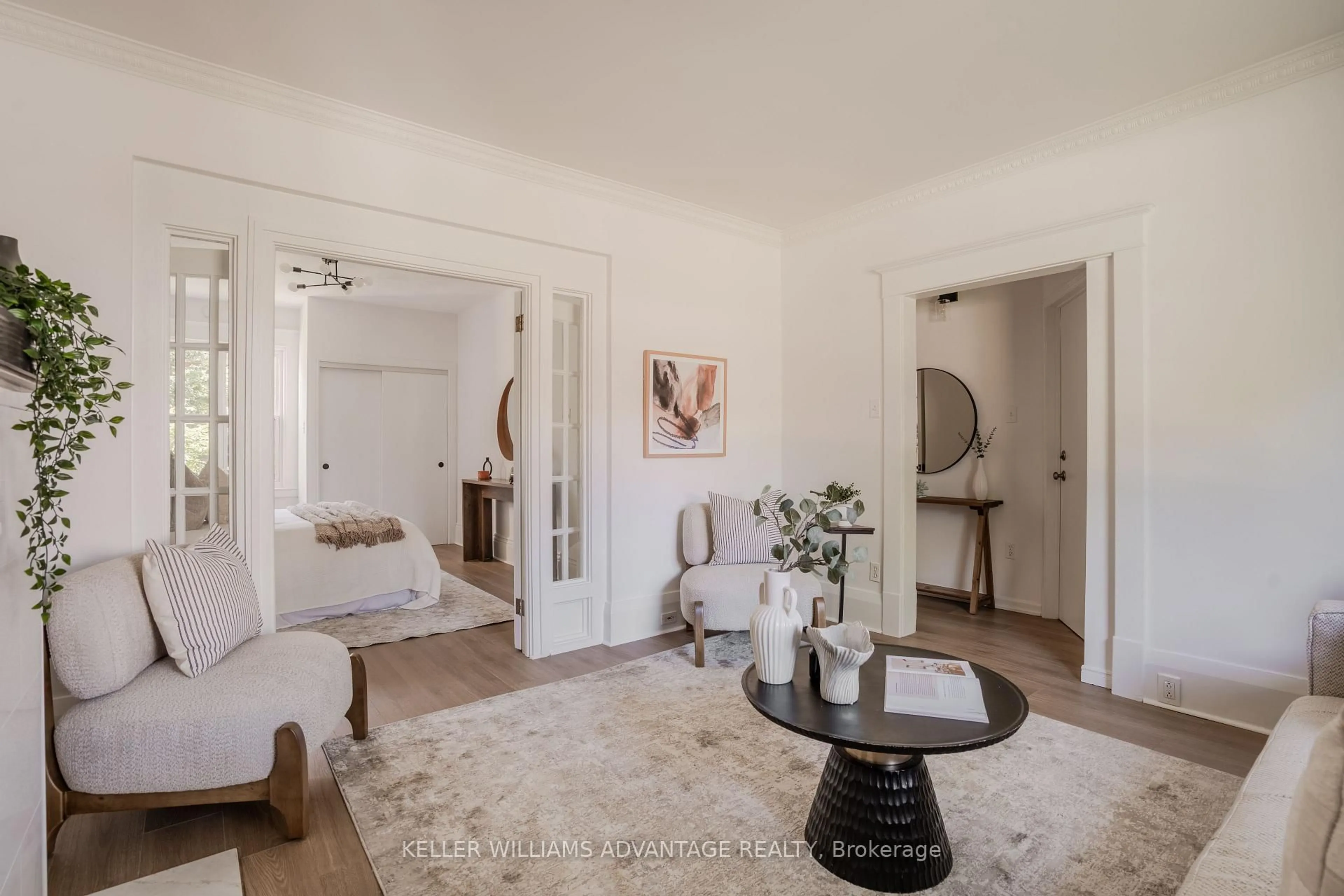 Indoor entryway for 3 Columbine Ave, Toronto Ontario M4L 1P2