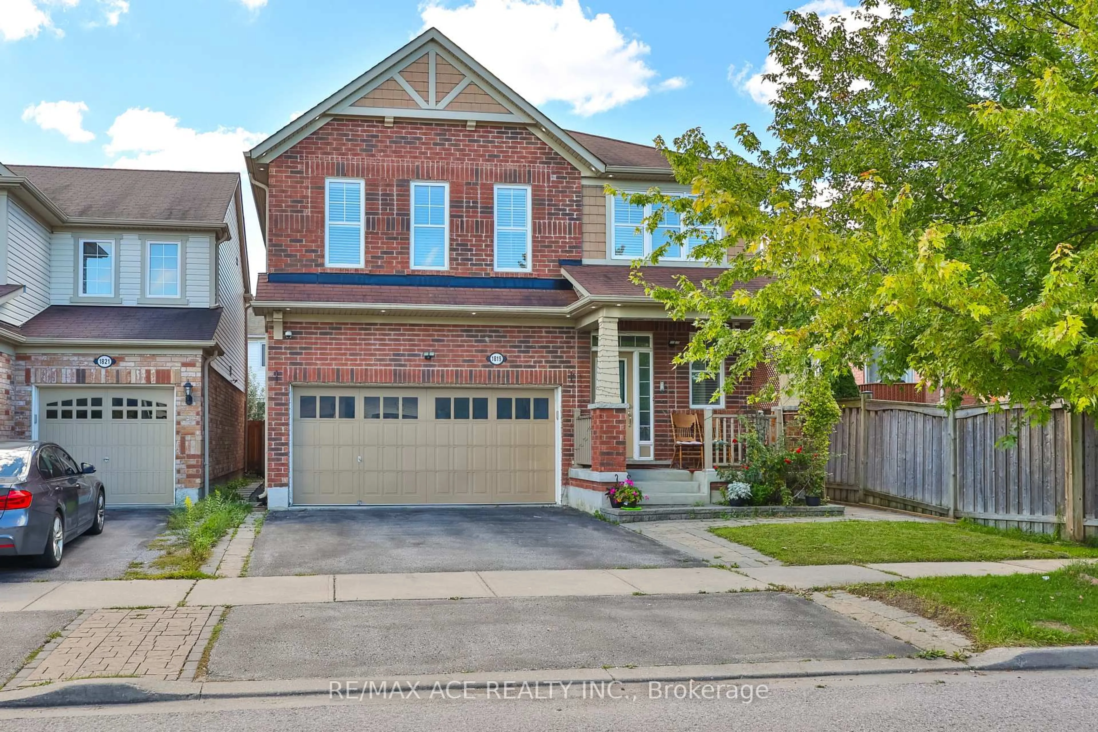 Home with brick exterior material, street for 1819 Misthollow Dr, Pickering Ontario L1X 0A7