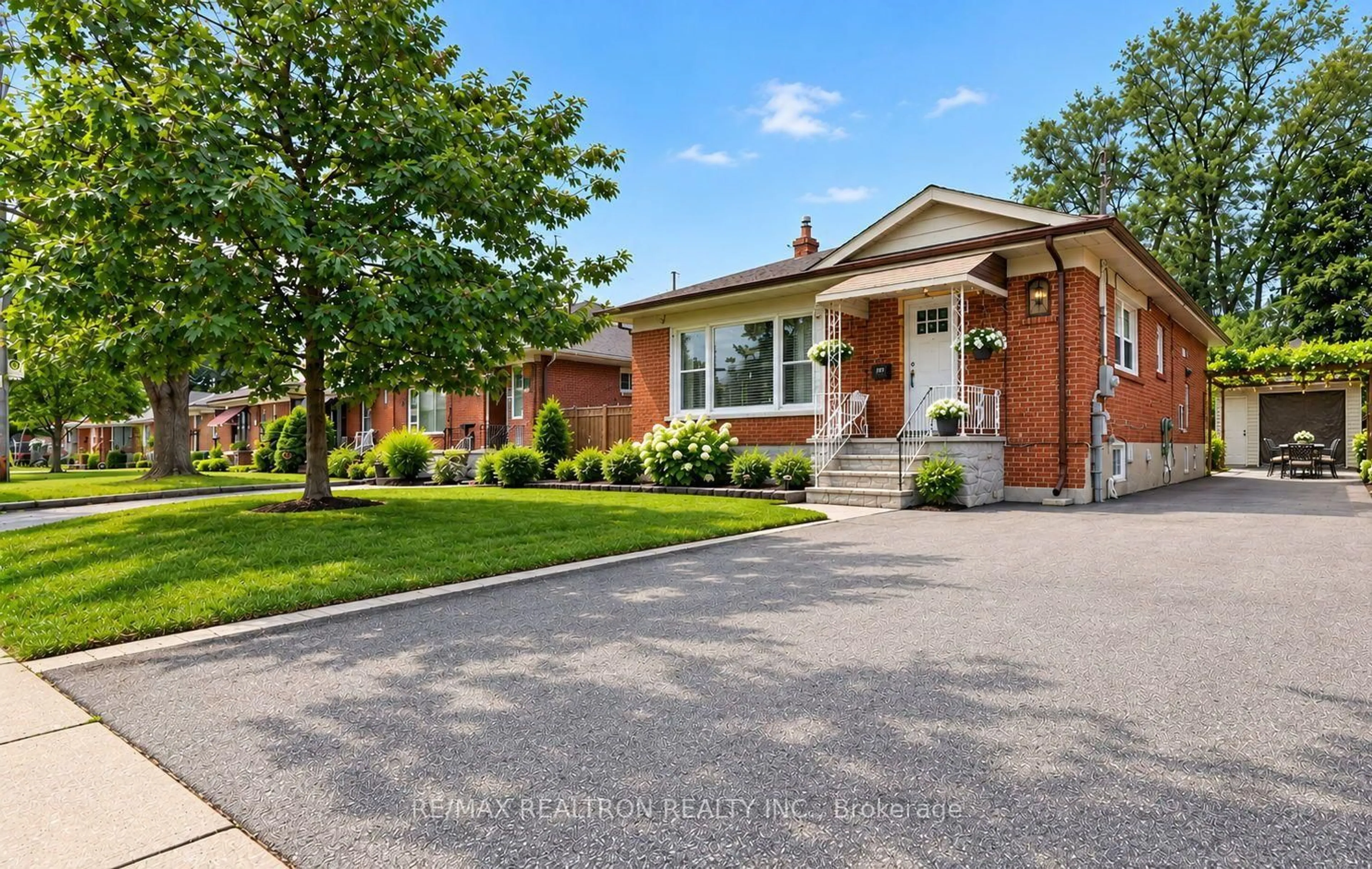 Home with brick exterior material, street for 82 Ranstone Gdns, Toronto Ontario M1K 2T8