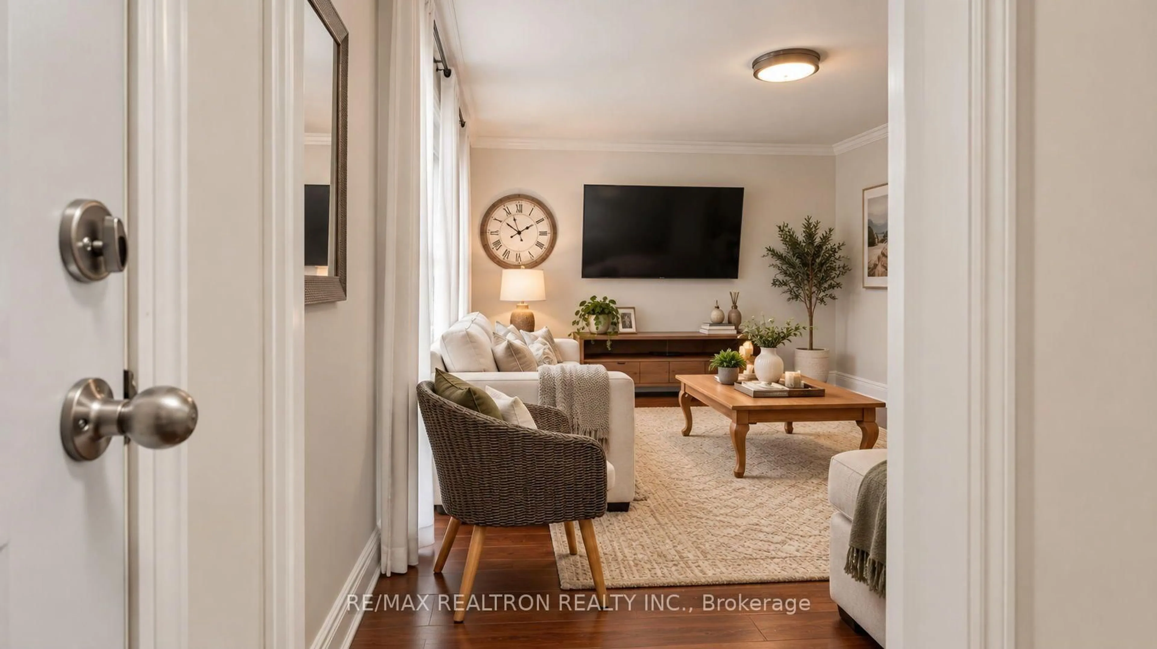 Living room with furniture, unknown for 82 Ranstone Gdns, Toronto Ontario M1K 2T8