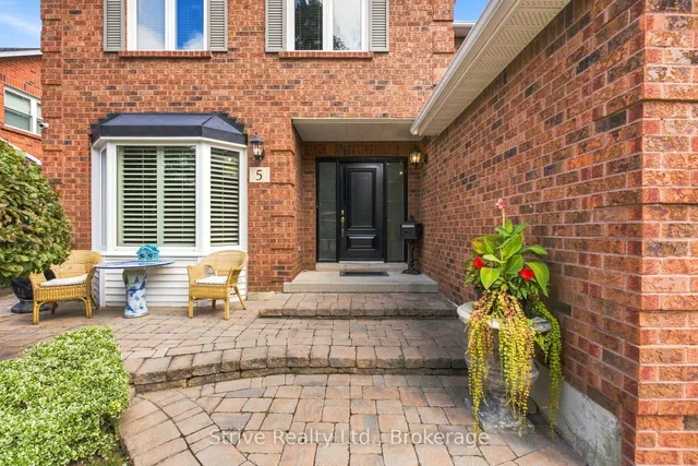 5 Carriage Lane, Clarington 2