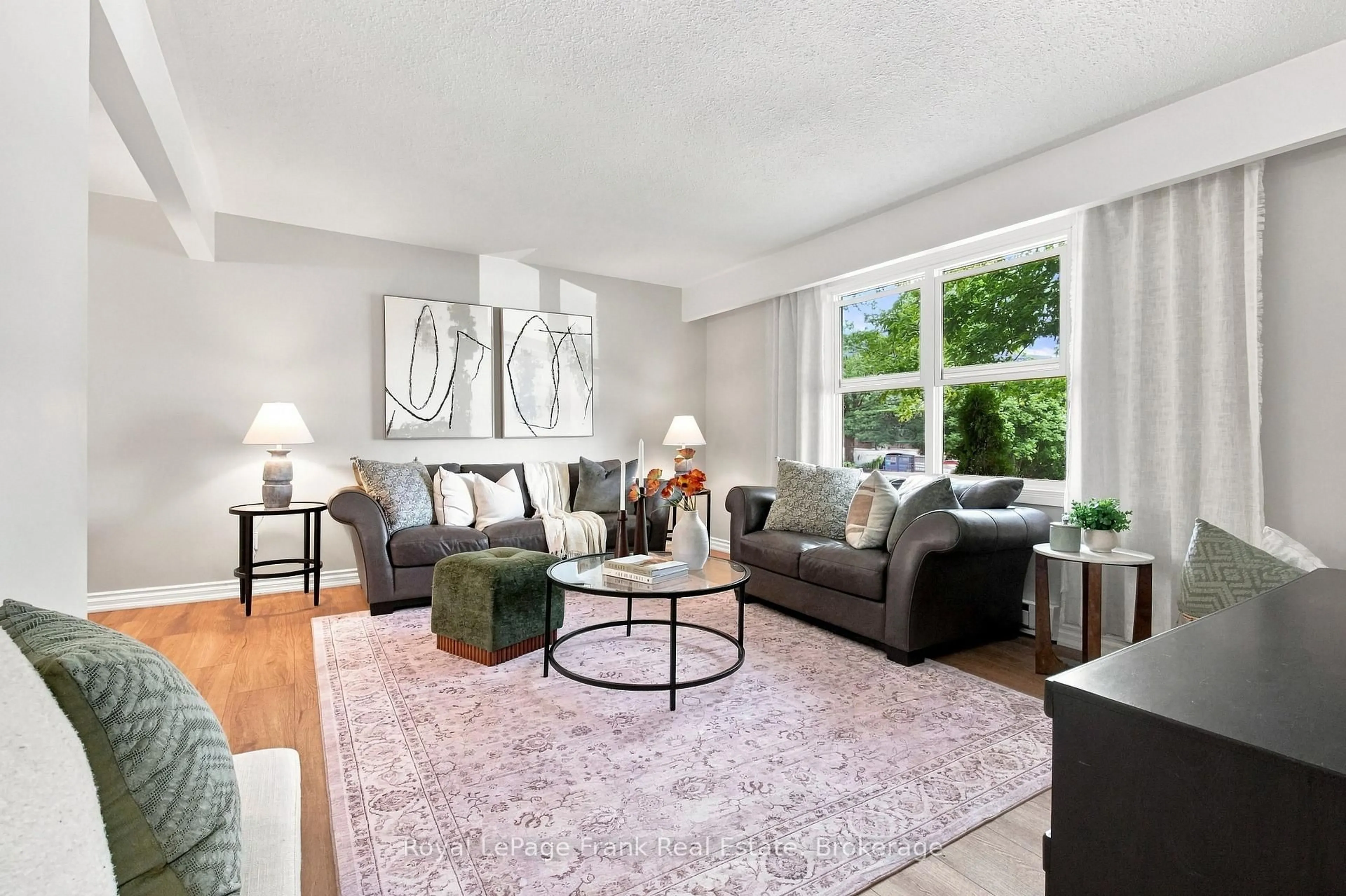 Living room with furniture, unknown for 445 Bay St, Scugog Ontario L9L 1M7