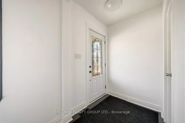 124 Scarboro Cres, Toronto 4