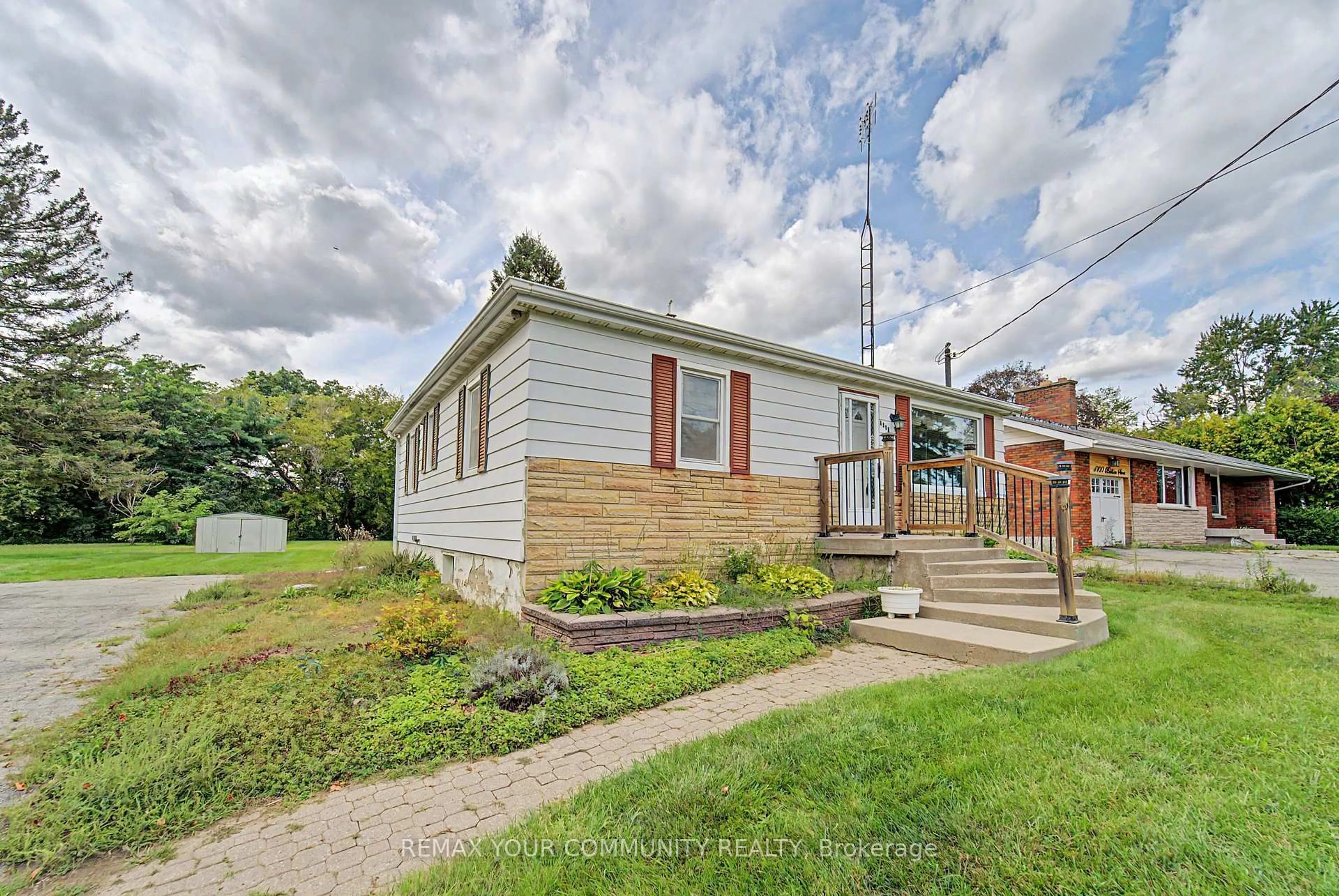 Unknown for 4690 Baldwin St, Whitby Ontario L1R 2W4