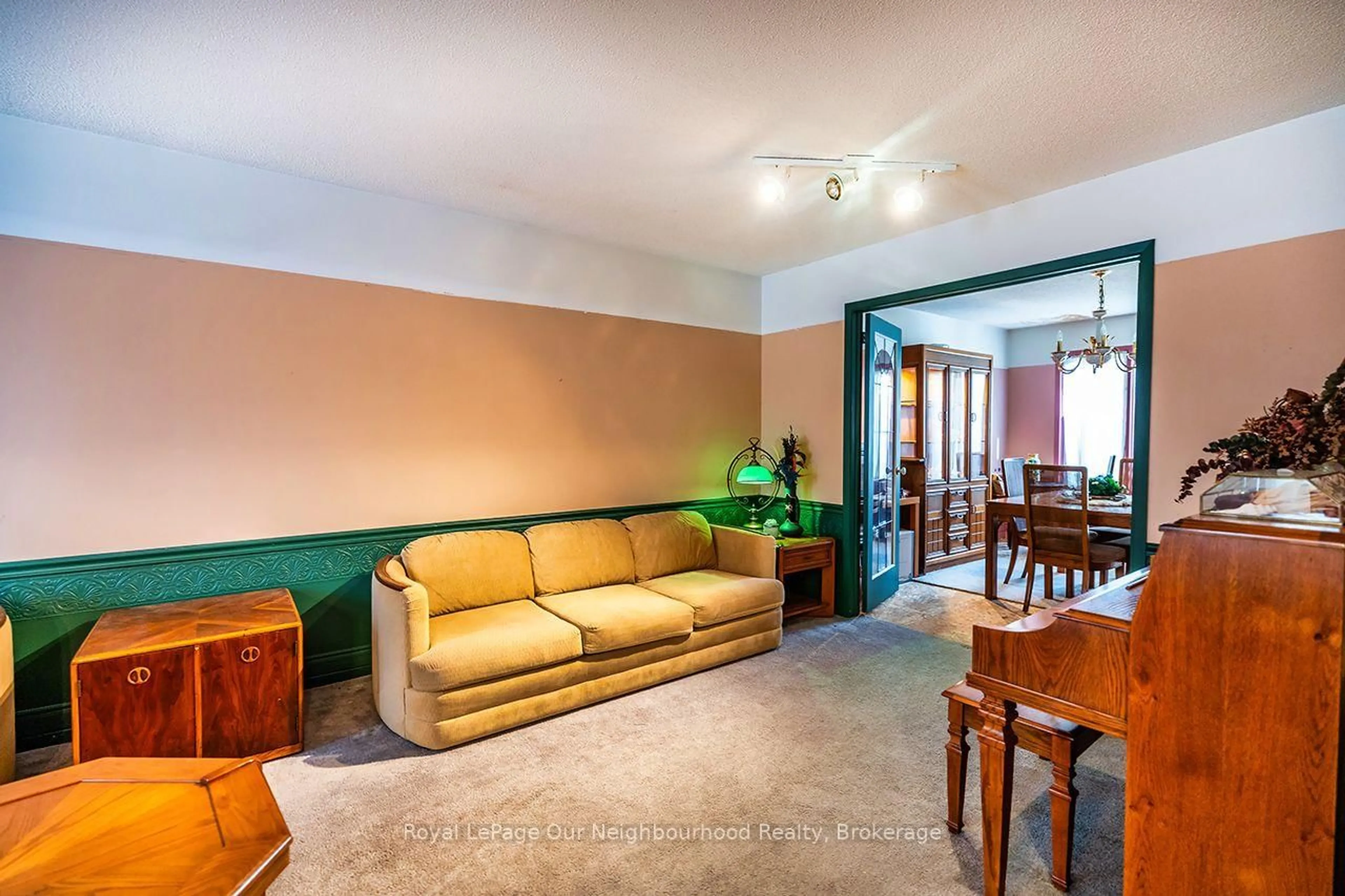 Living room with furniture, unknown for 24 Coe Dr, Ajax Ontario L1T 3H9