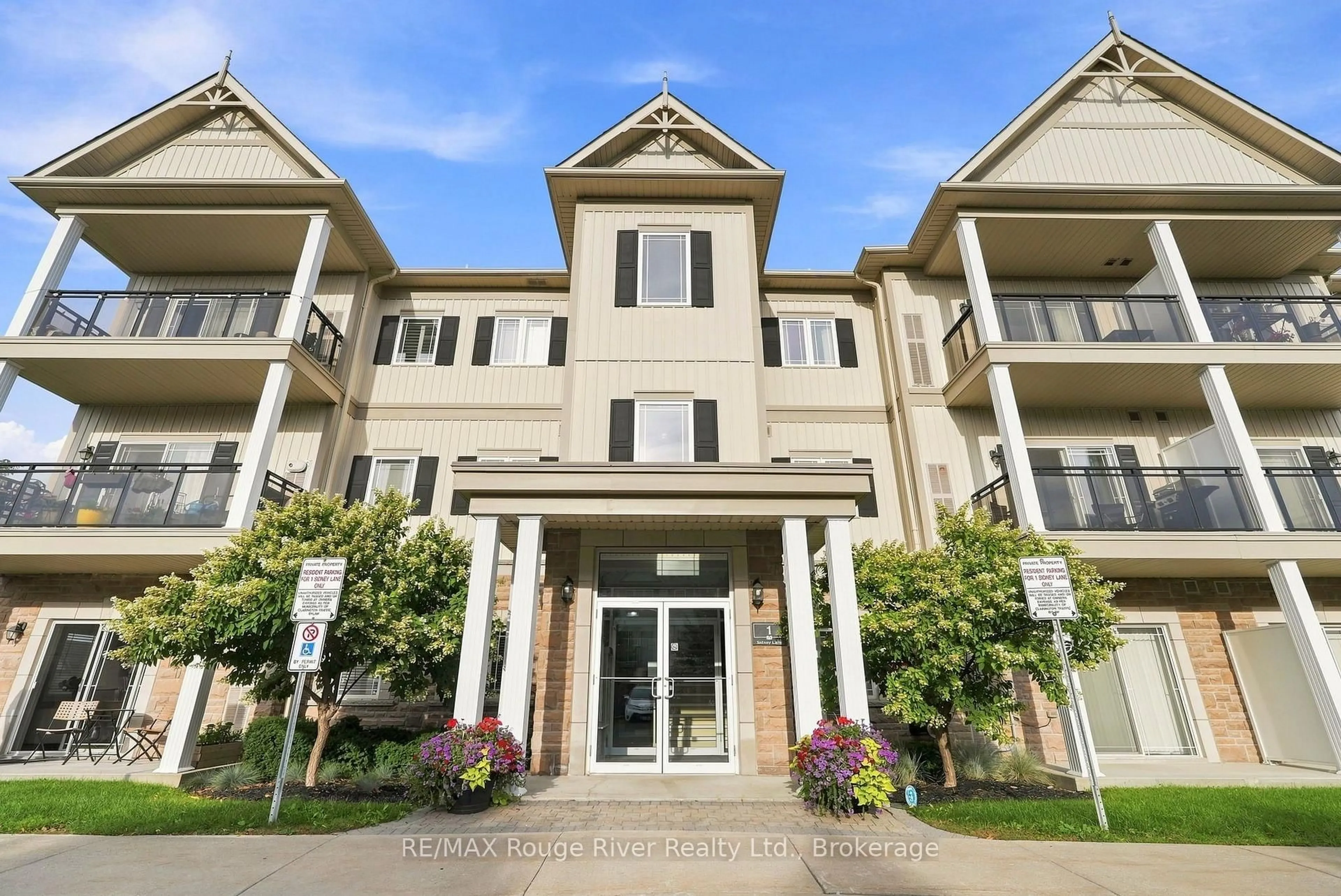 Indoor foyer for 1 Sidney Lane #311, Clarington Ontario L1C 0N5