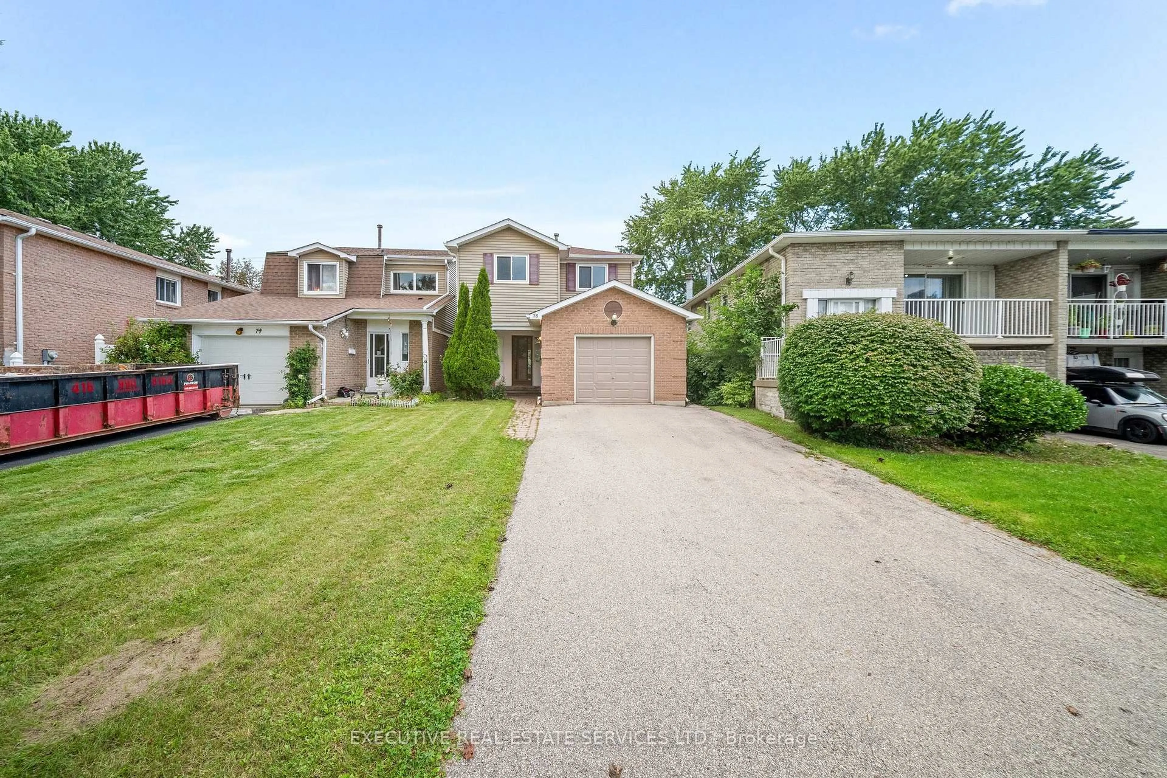 A pic from outside/outdoor area/front of a property/back of a property/a pic from drone, street for 76 Lionhead Tr, Toronto Ontario M1B 2J6