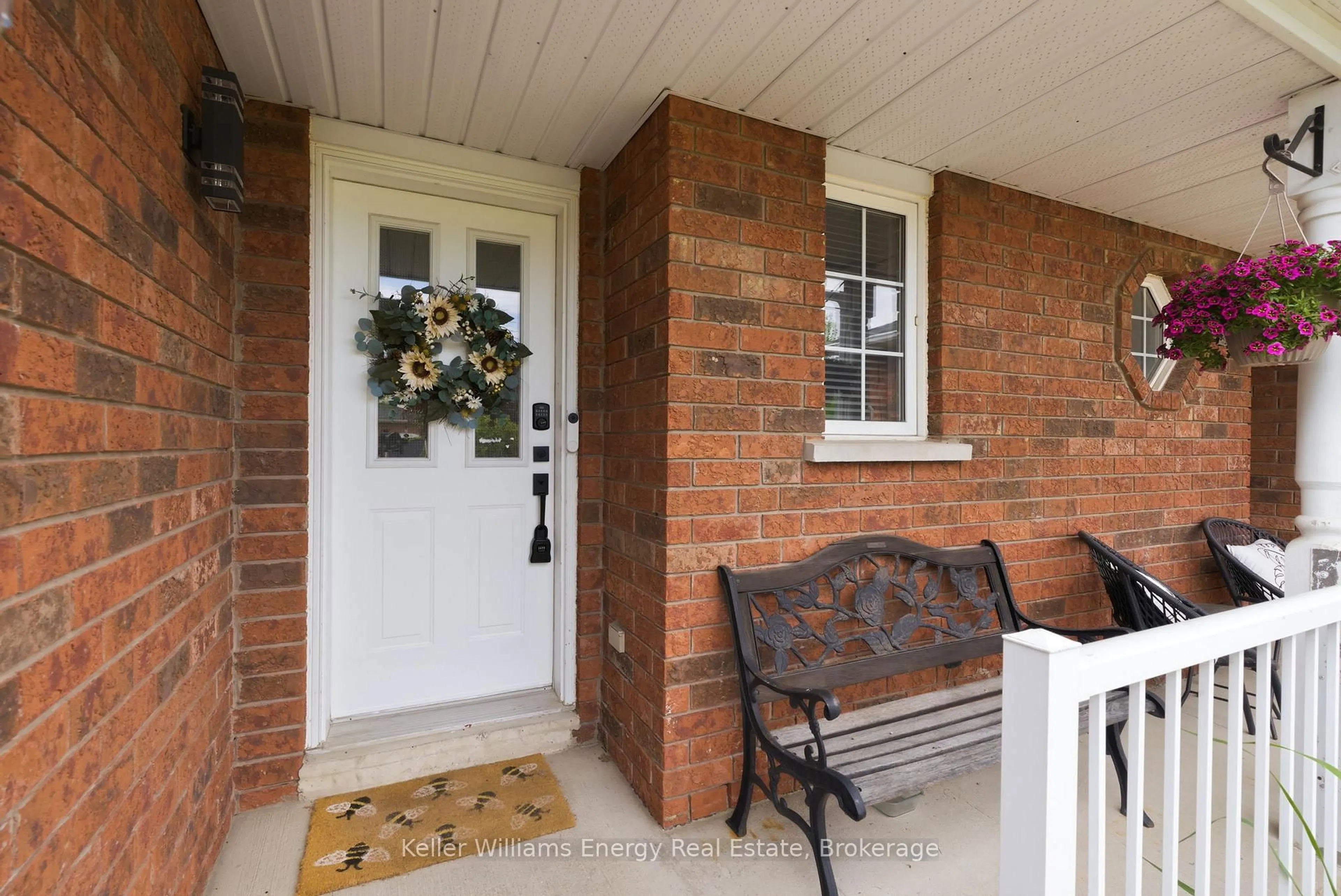 Indoor entryway for 42 Cecil Found Cres, Clarington Ontario L1E 2W1