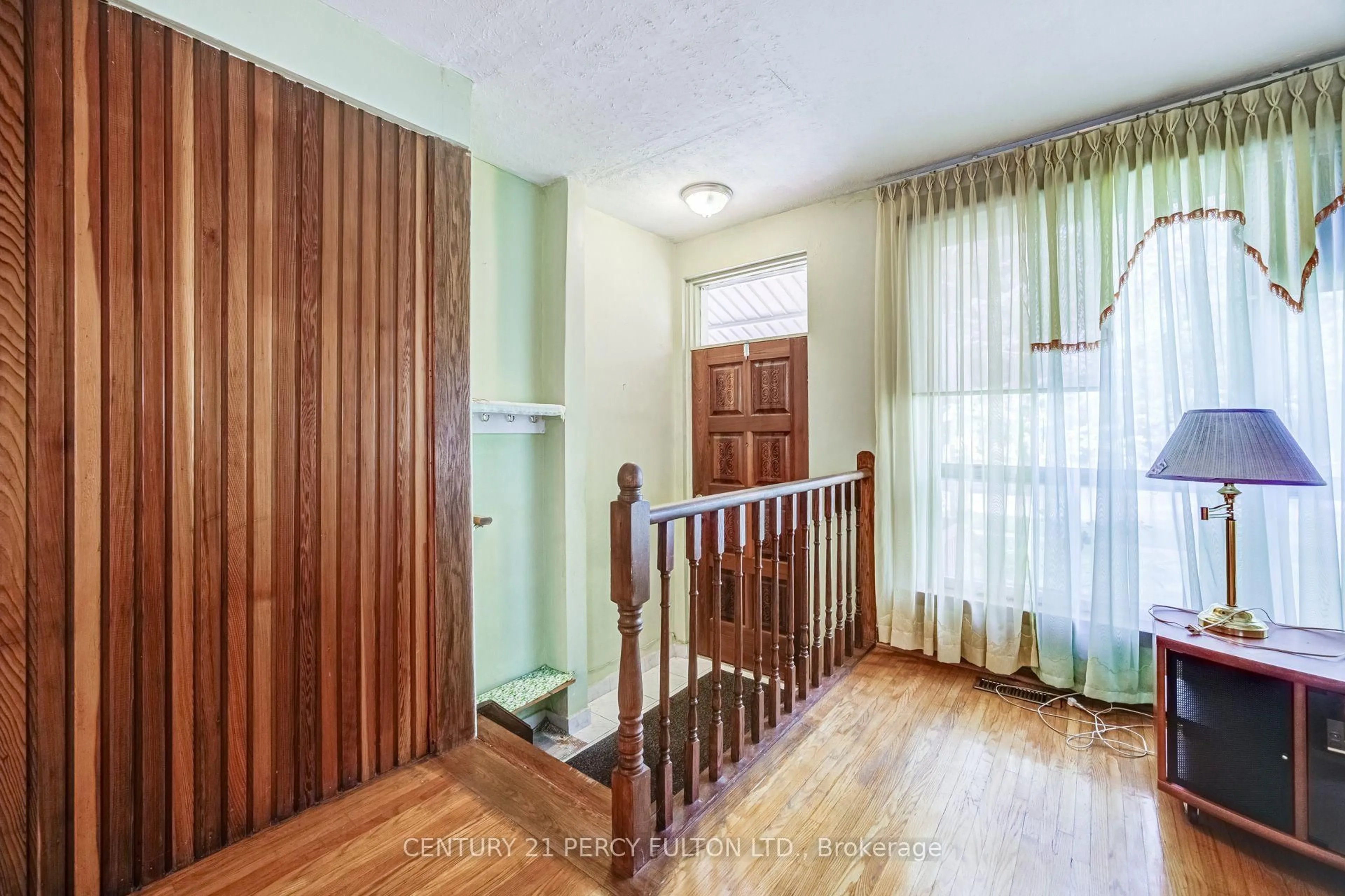 Indoor entryway for 23 Shier Dr, Toronto Ontario M1J 2T1