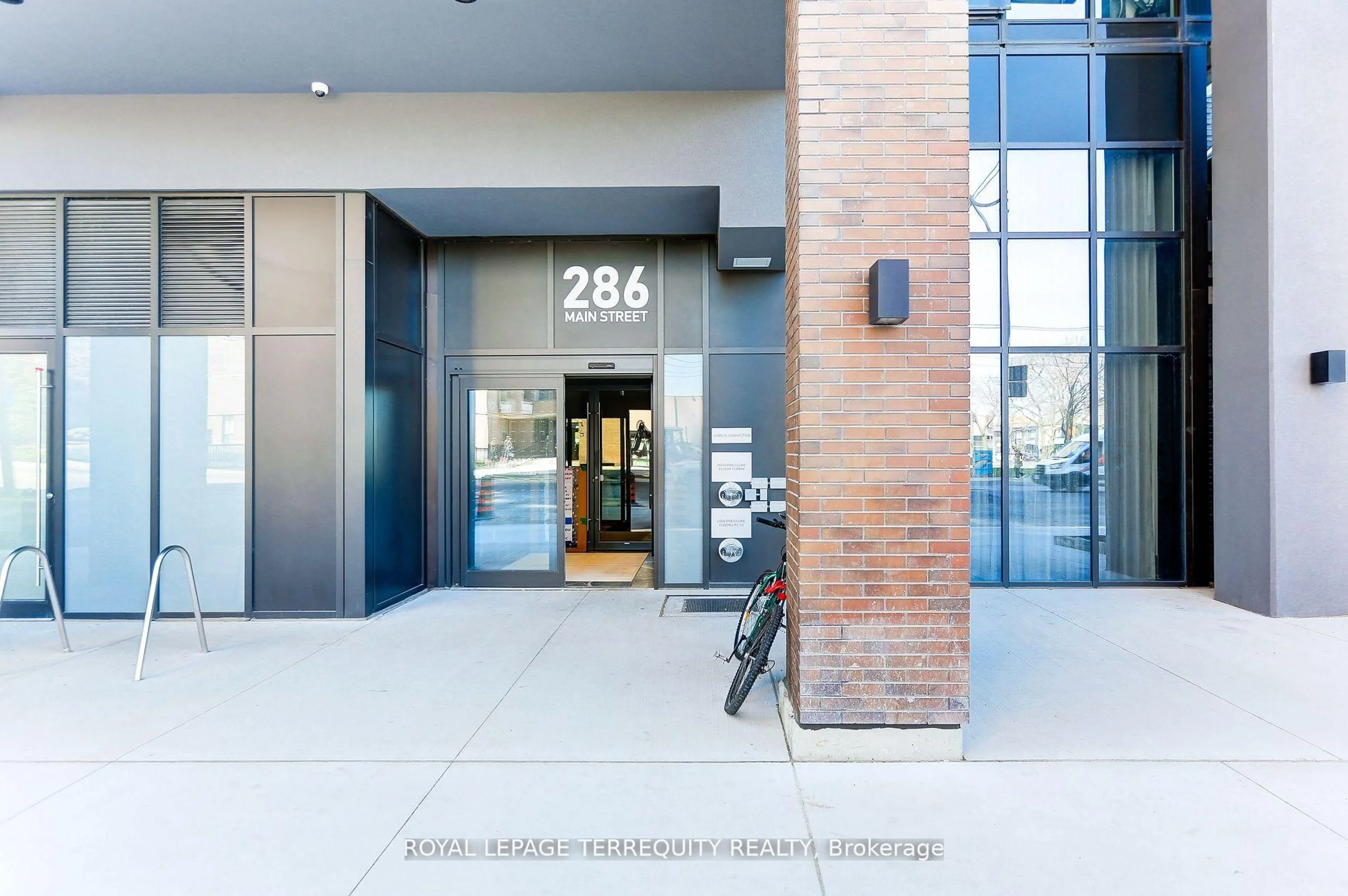 Indoor foyer for 286 Main St #1906, Toronto Ontario M4C 0B3