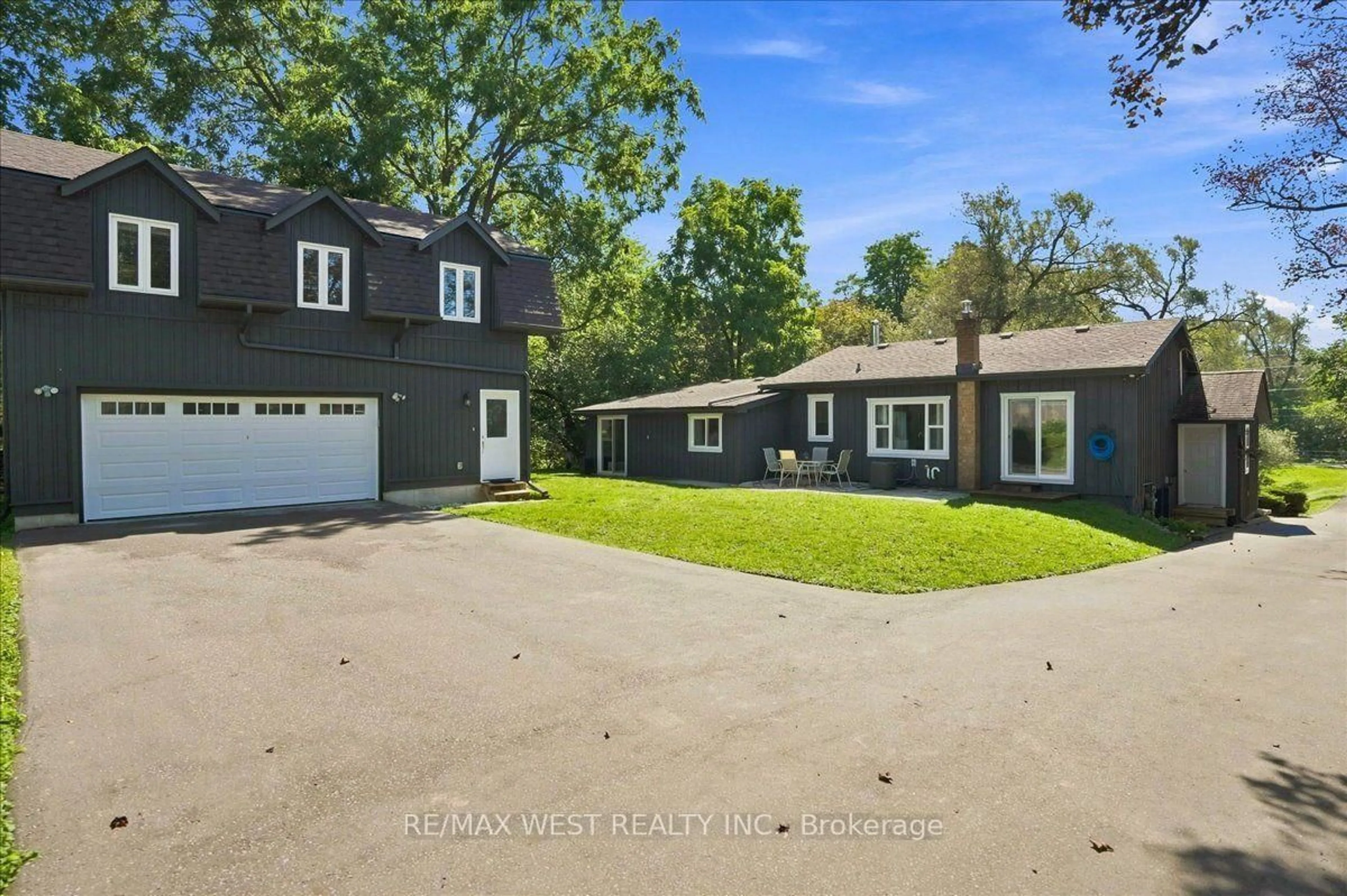 A pic from outside/outdoor area/front of a property/back of a property/a pic from drone, unknown for 48 Jackman Rd, Clarington Ontario L1C 2C9