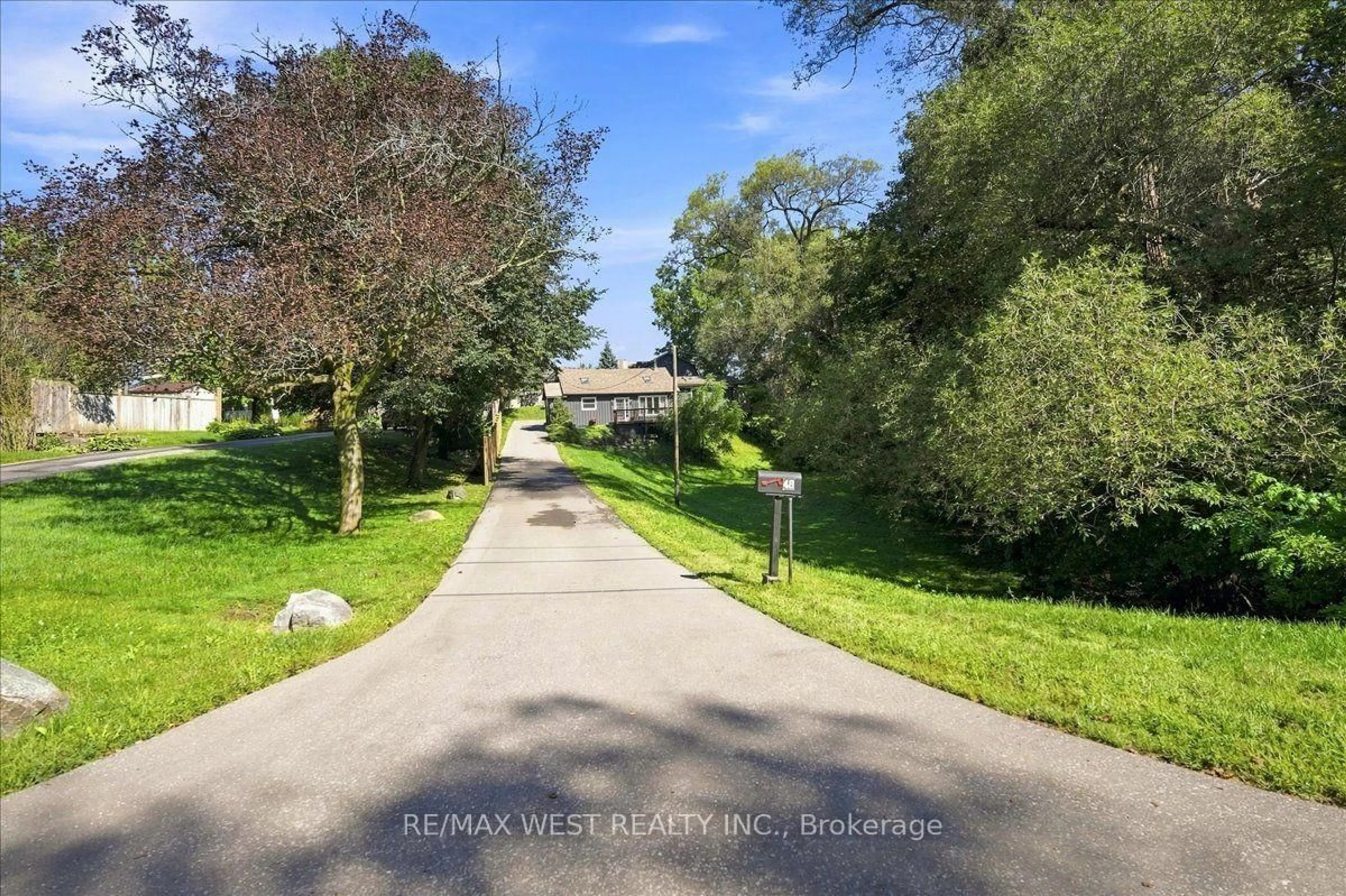 A pic from outside/outdoor area/front of a property/back of a property/a pic from drone, street for 48 Jackman Rd, Clarington Ontario L1C 2C9