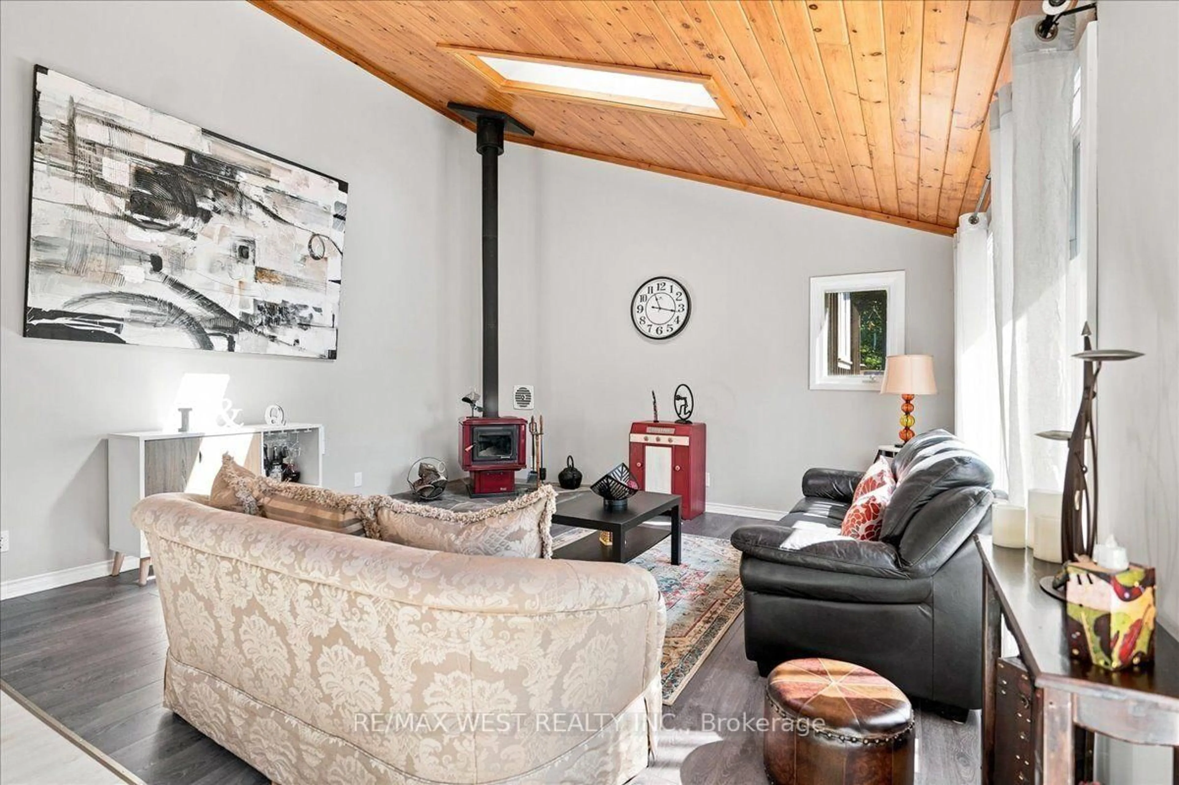 Living room with furniture, unknown for 48 Jackman Rd, Clarington Ontario L1C 2C9