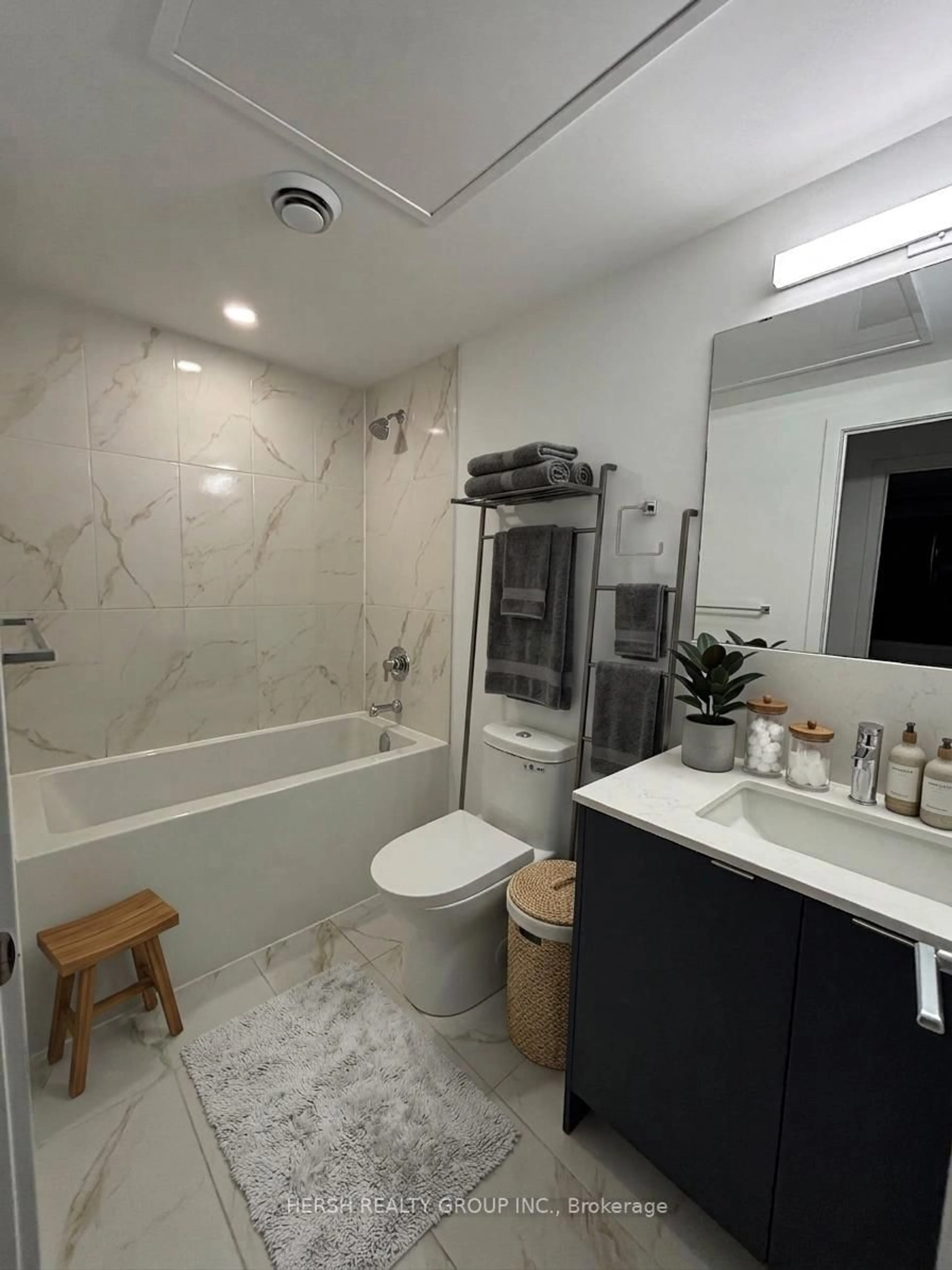 Contemporary bathroom, ceramic/tile floor for 1614 Charles St #440, Whitby Ontario L1N 1B9