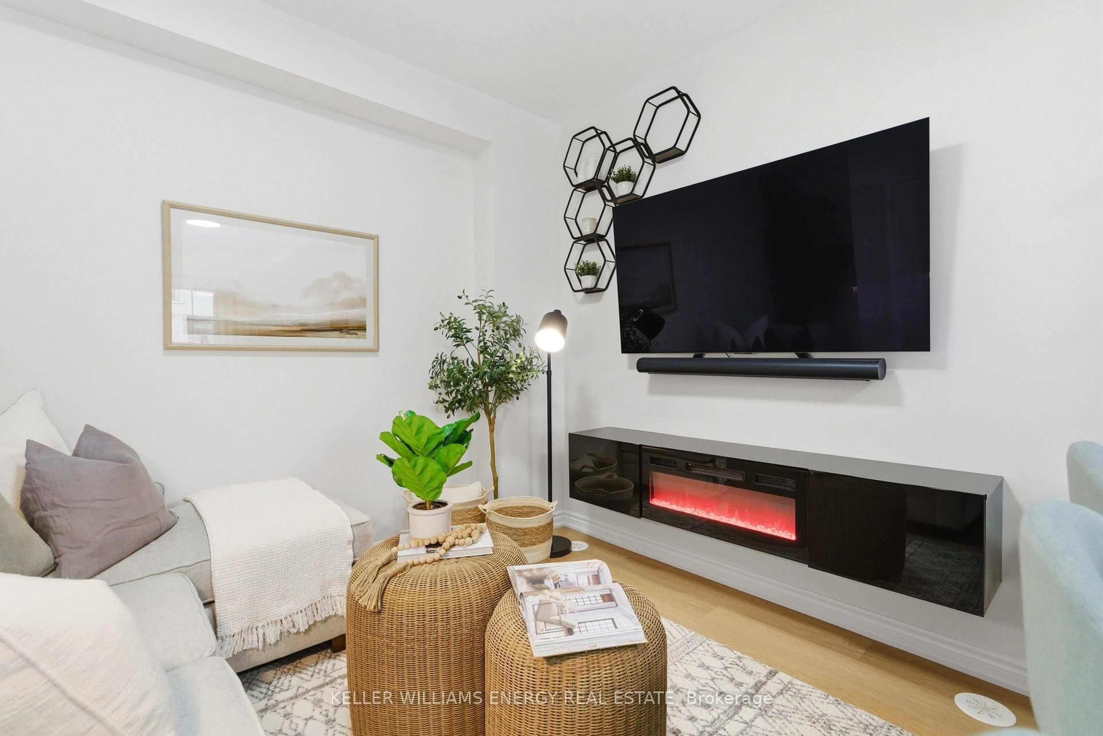 Living room with furniture, unknown for 475 Beresford Path #7, Oshawa Ontario L1H 0B2