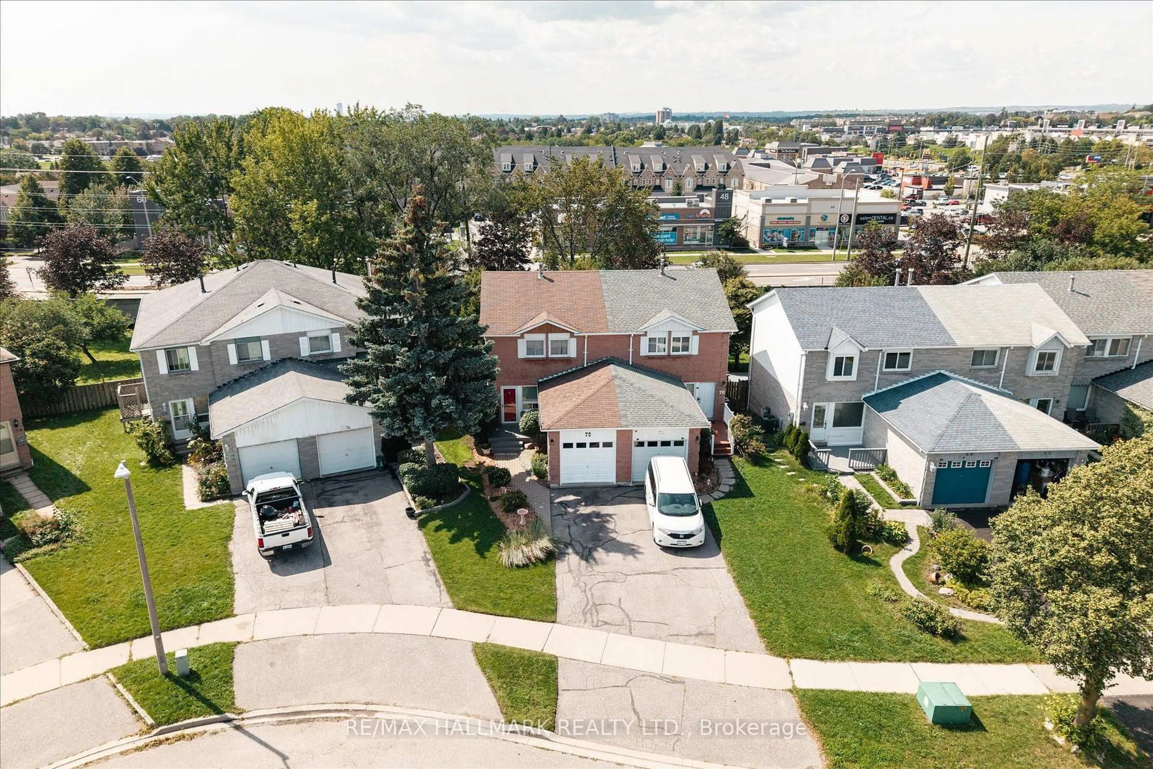 A pic from outside/outdoor area/front of a property/back of a property/a pic from drone, street for 72 Tams Dr, Ajax Ontario L1Z 1A5