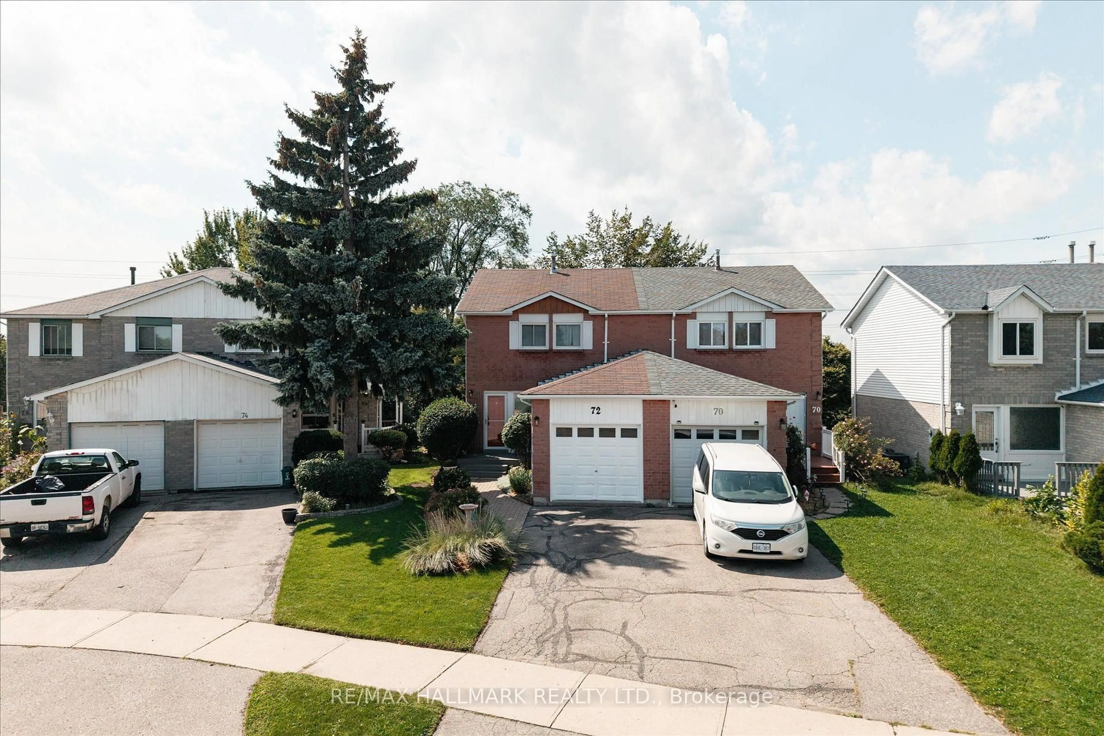 A pic from outside/outdoor area/front of a property/back of a property/a pic from drone, street for 72 Tams Dr, Ajax Ontario L1Z 1A5