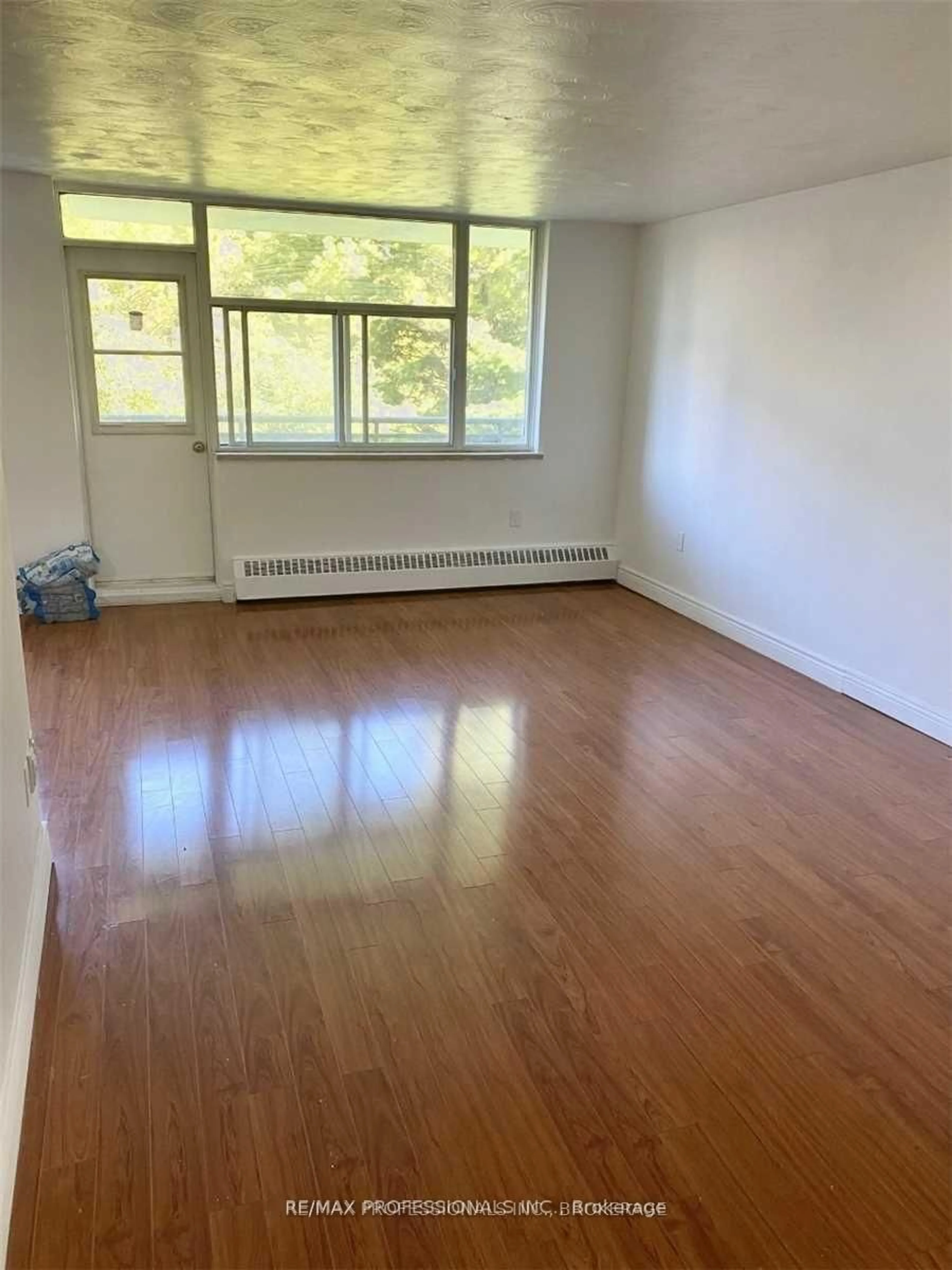 A pic of a room for 2245 Eglinton Ave #310, Toronto Ontario M1K 2N3