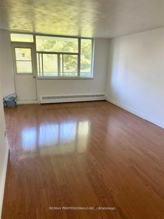 2245 Eglinton Ave #310, Toronto 2