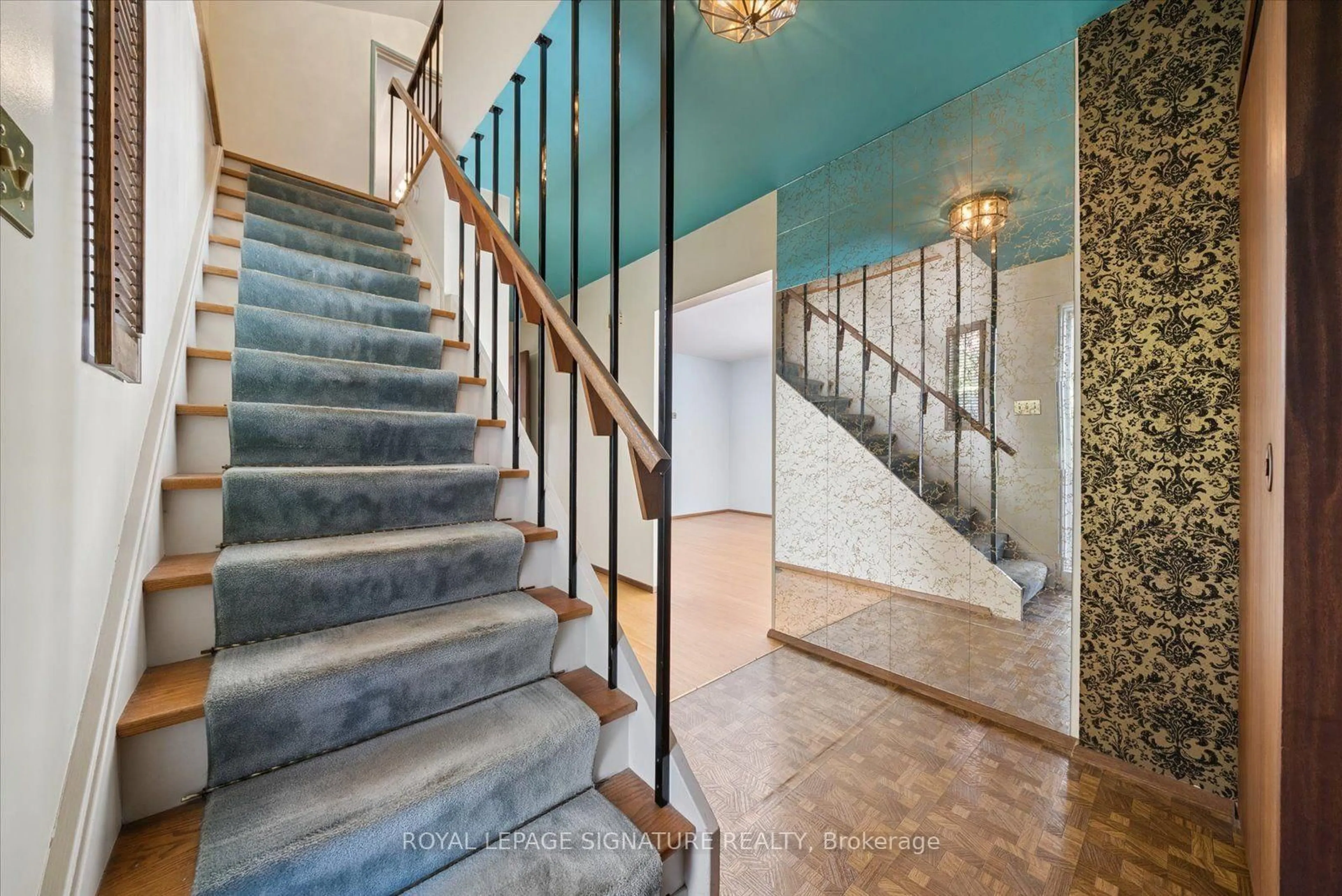 Stairs for 17 Lesterwood Cres, Toronto Ontario M1P 3L5