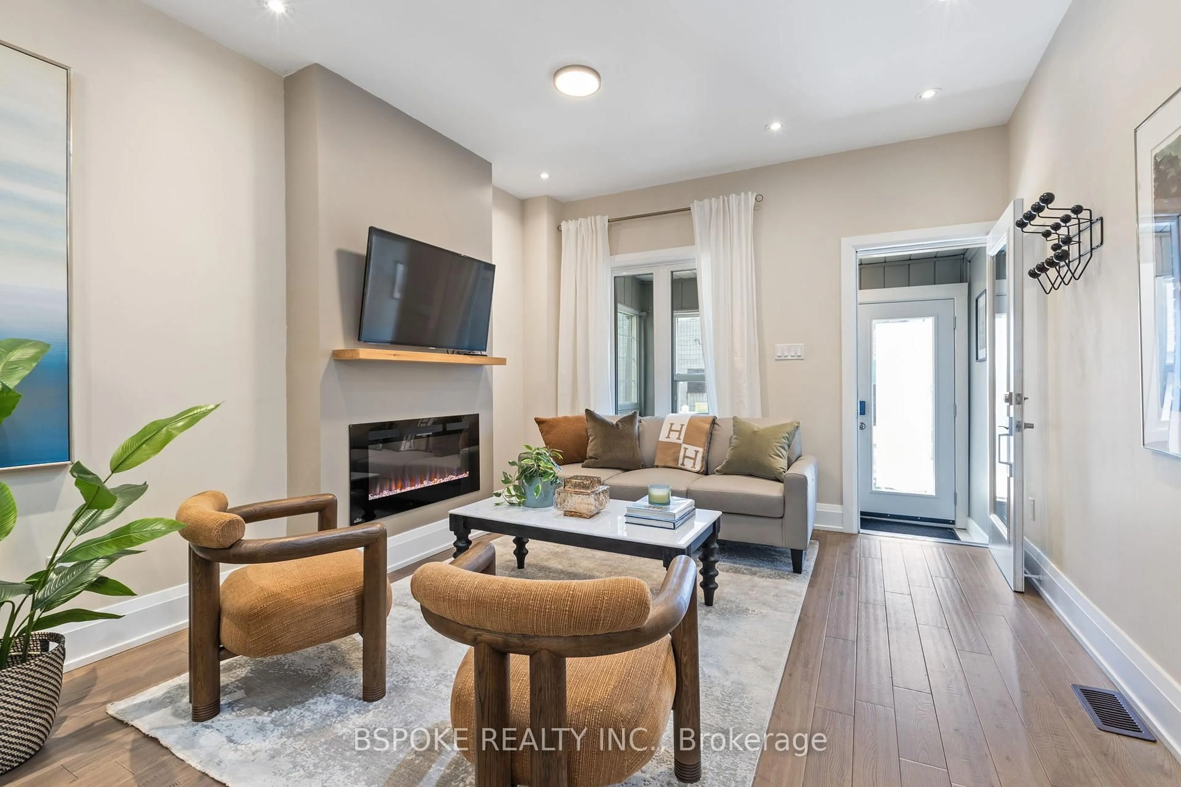Living room with furniture, unknown for 75 Laing St, Toronto Ontario M4L 2N4